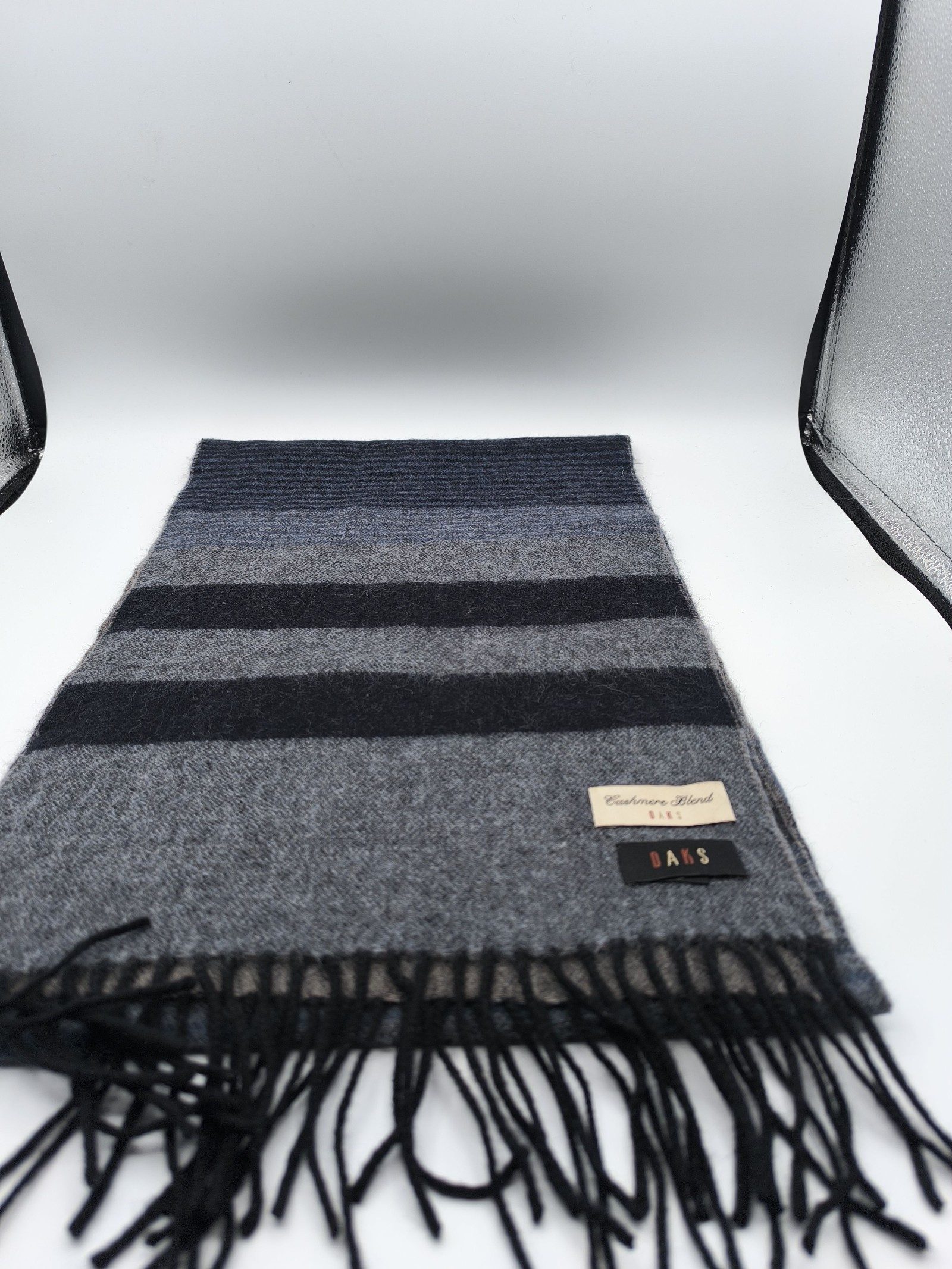 DAKS Men's Grey & Navy Cashmere Blend Striped Scarf