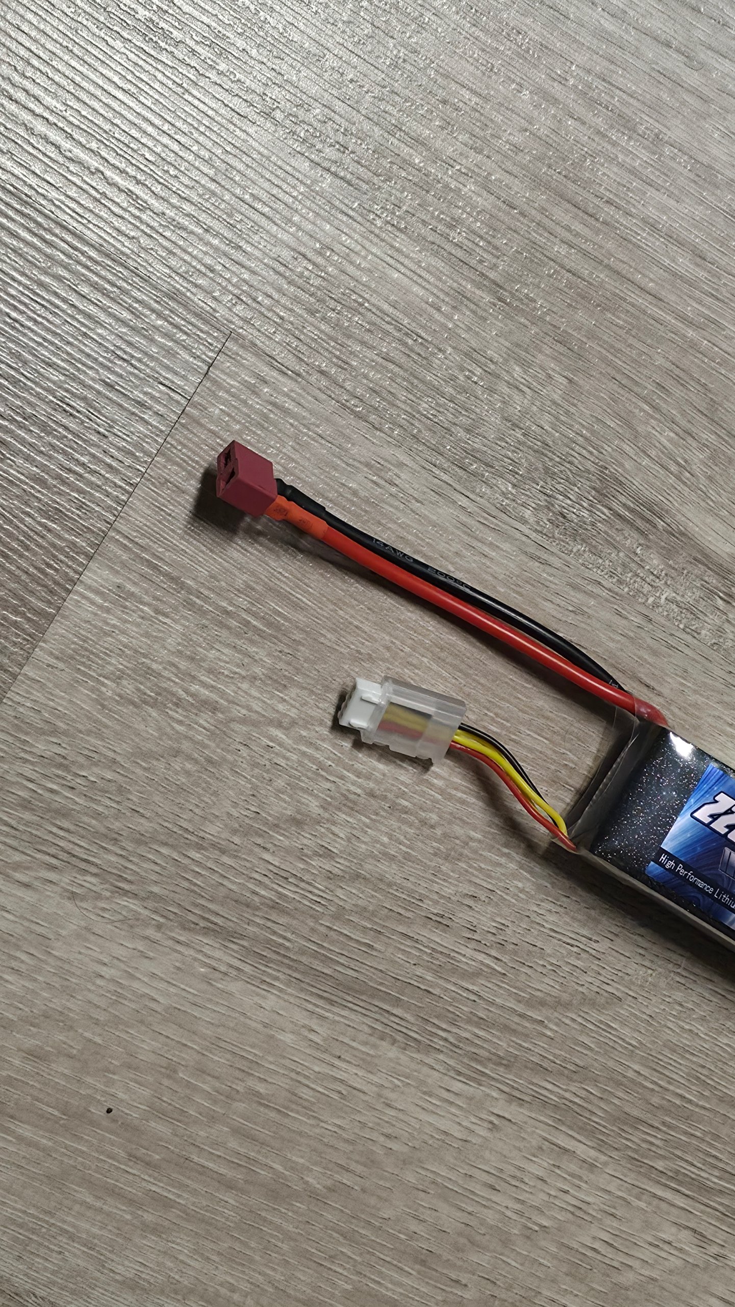 Zeee 2S Lipo Akku 50C 2200mAh 7,4V mit T Stecker NEU image 3