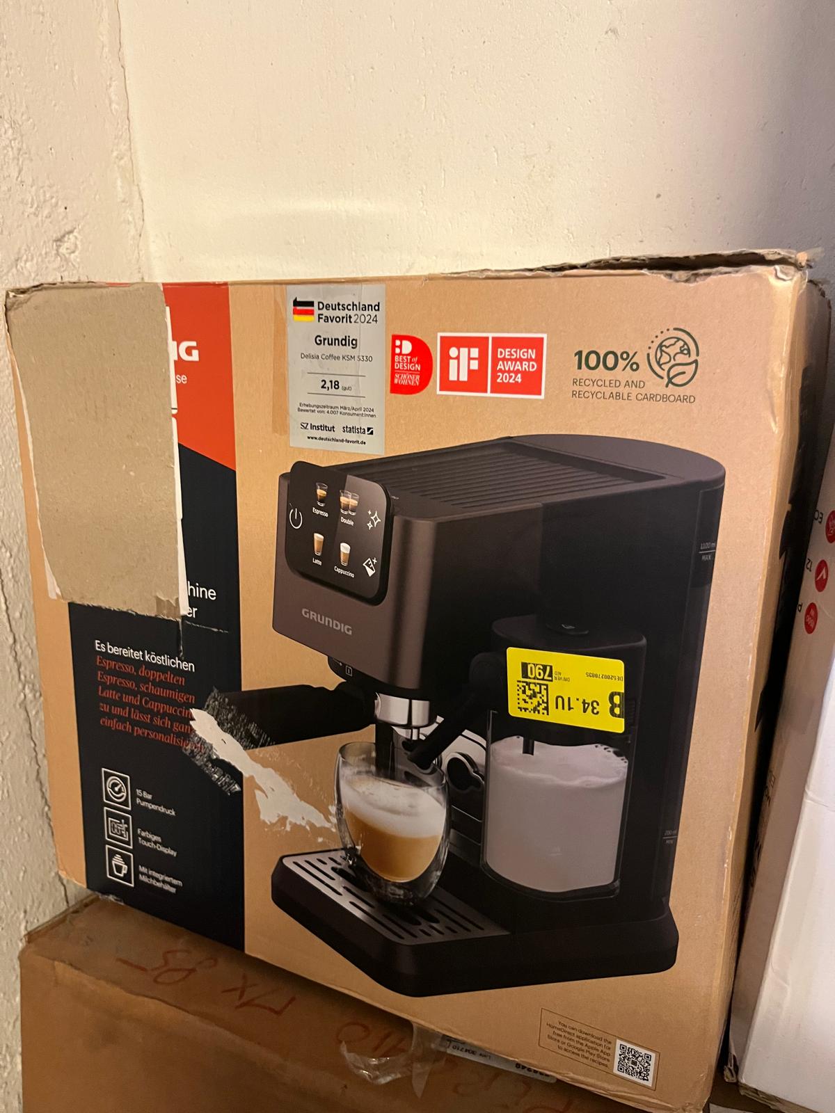 Grundig Macchina da Caffè Espresso Nera con Schiumatore Latte