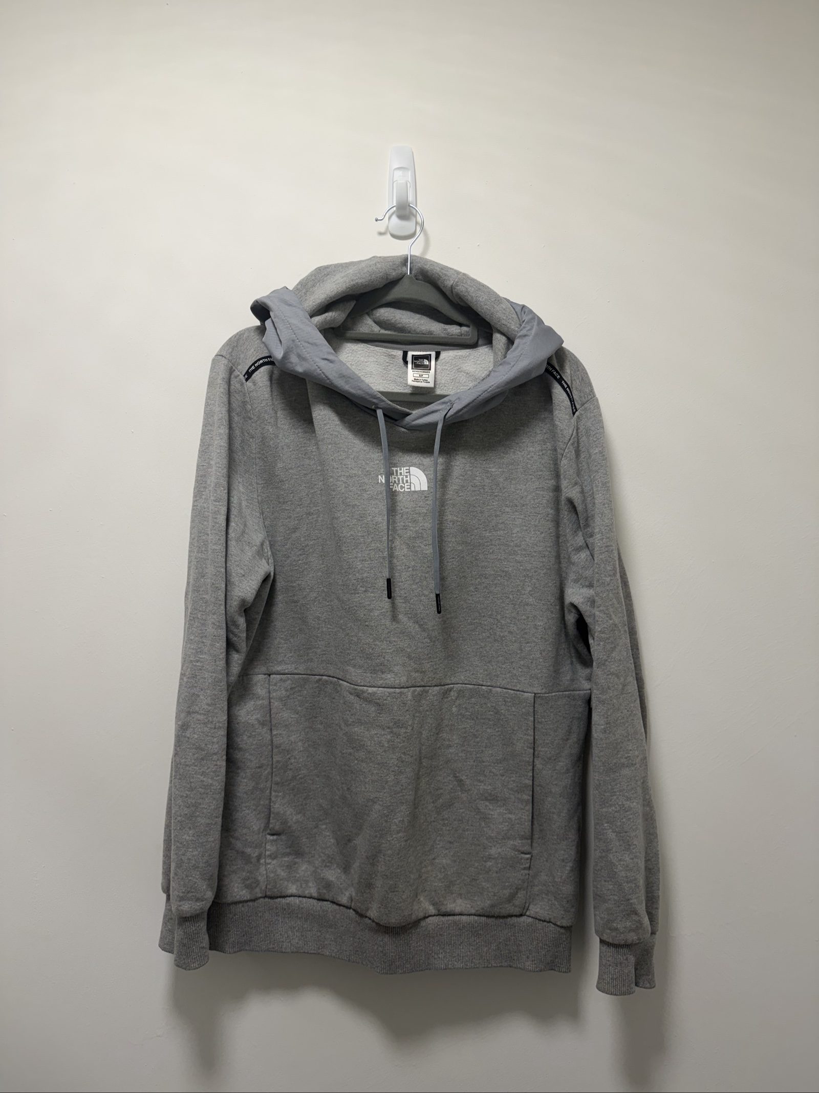 The North Face Men's Grey Hoodie Small Logo Pullover S/P