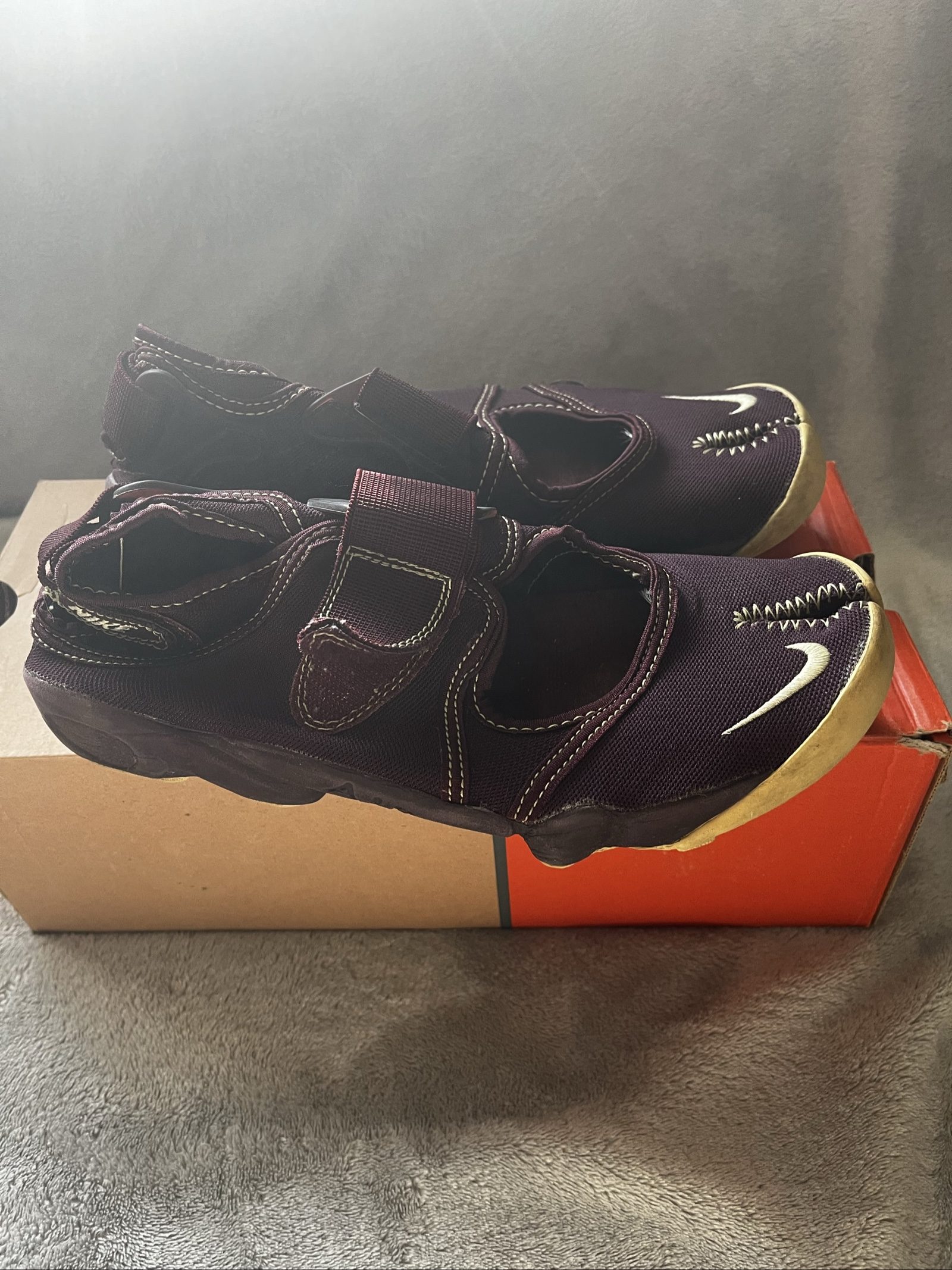 Nike Women's Red Mahogany & Mint Ice Air Rift B Split Toe Trainers UK 4.5 image 5