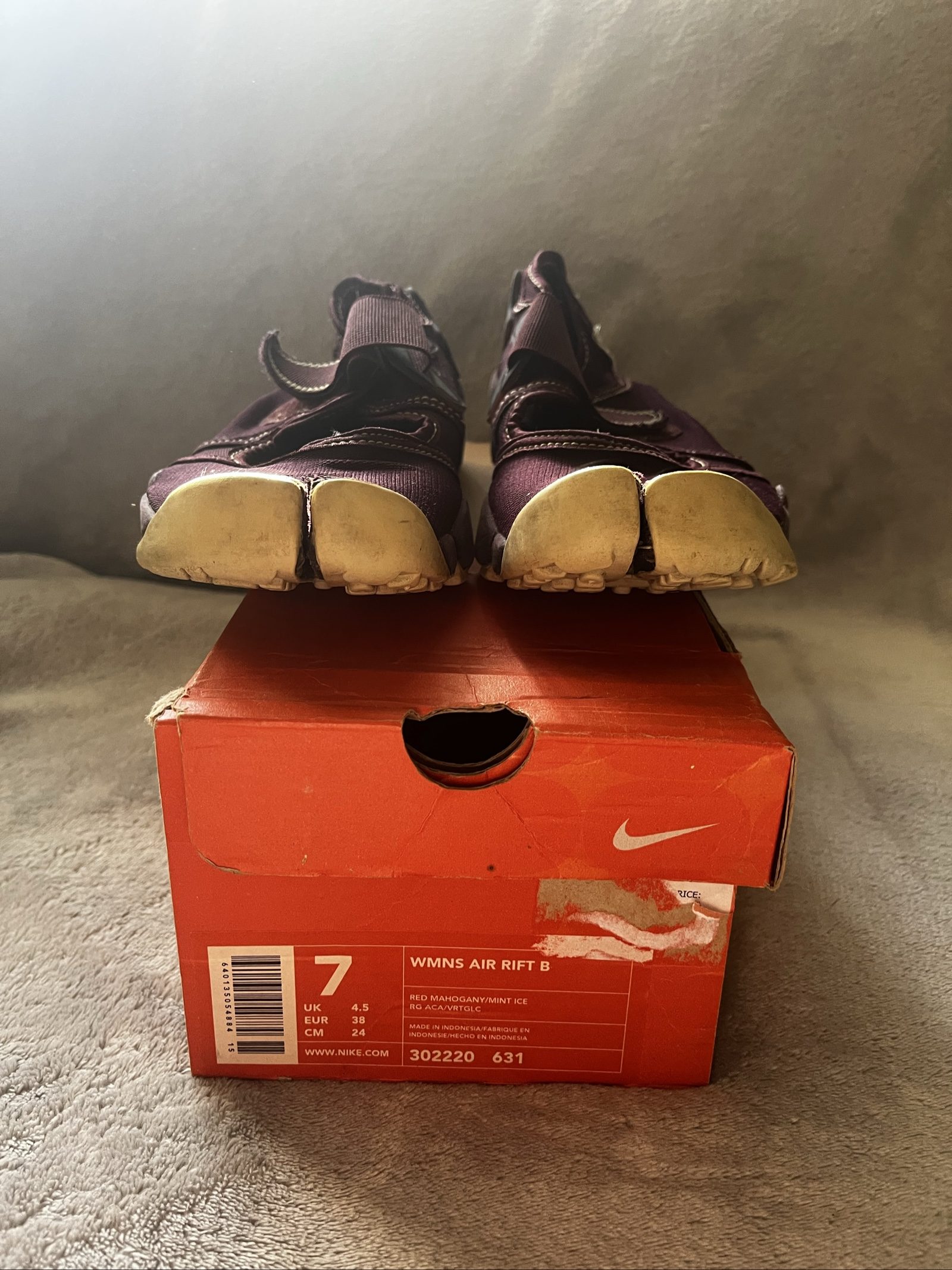 Nike Women's Red Mahogany & Mint Ice Air Rift B Split Toe Trainers UK 4.5 image 2