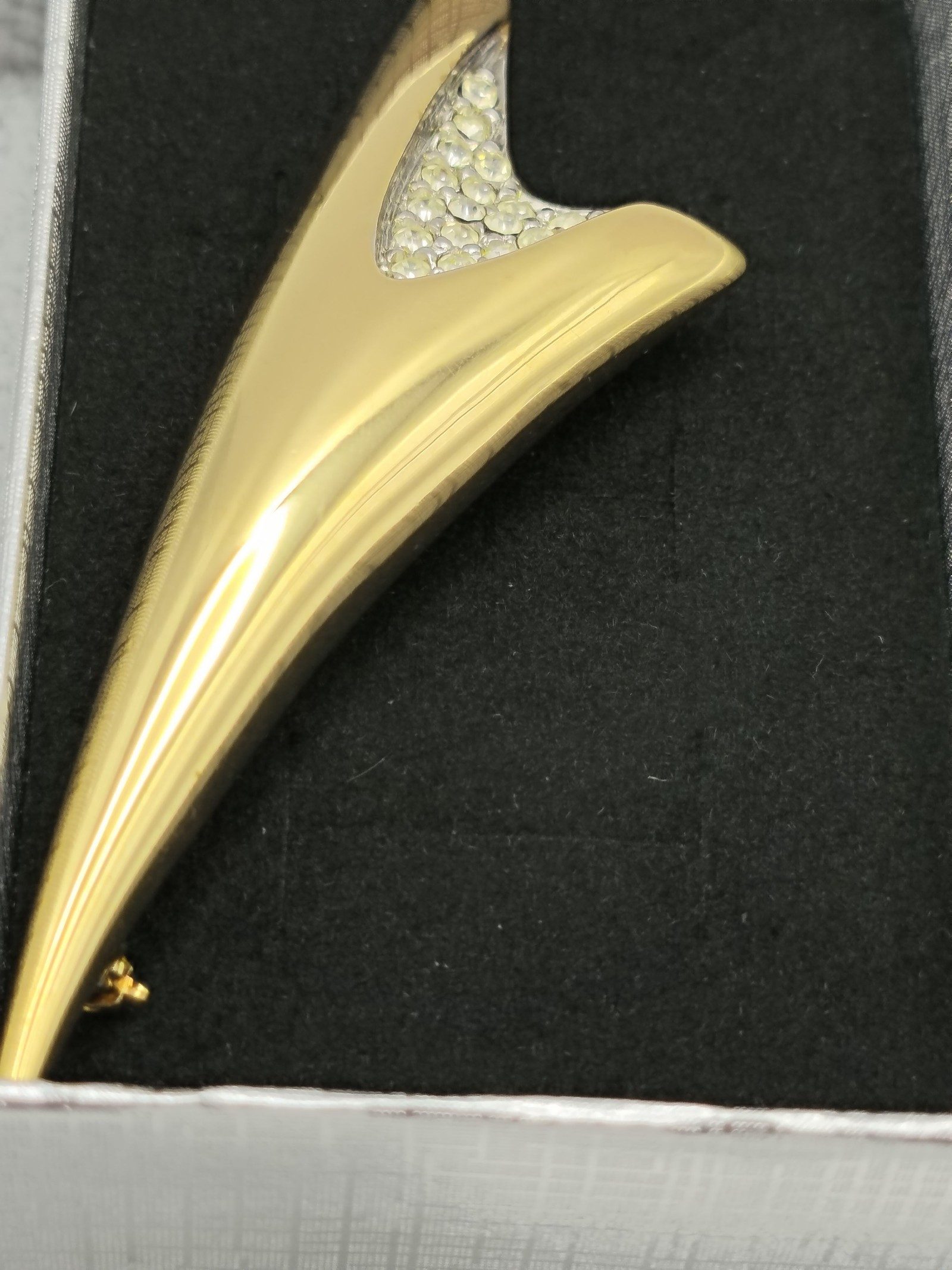 Gold Tone Clear Crystal Brooch Pin image 2