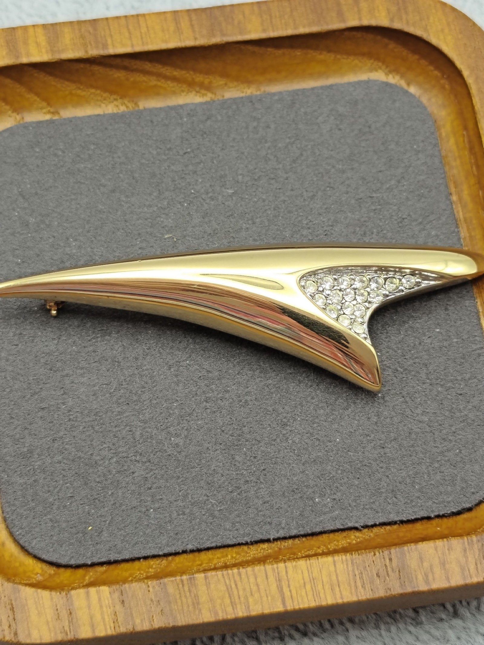 Gold Tone Clear Crystal Brooch Pin image 3