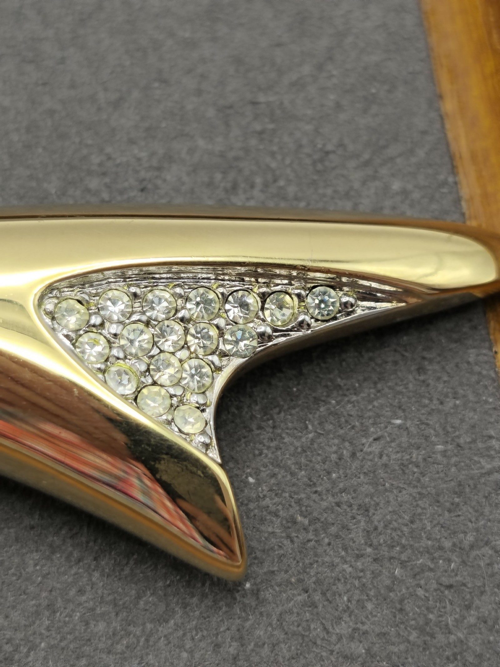 Gold Tone Clear Crystal Brooch Pin image 4