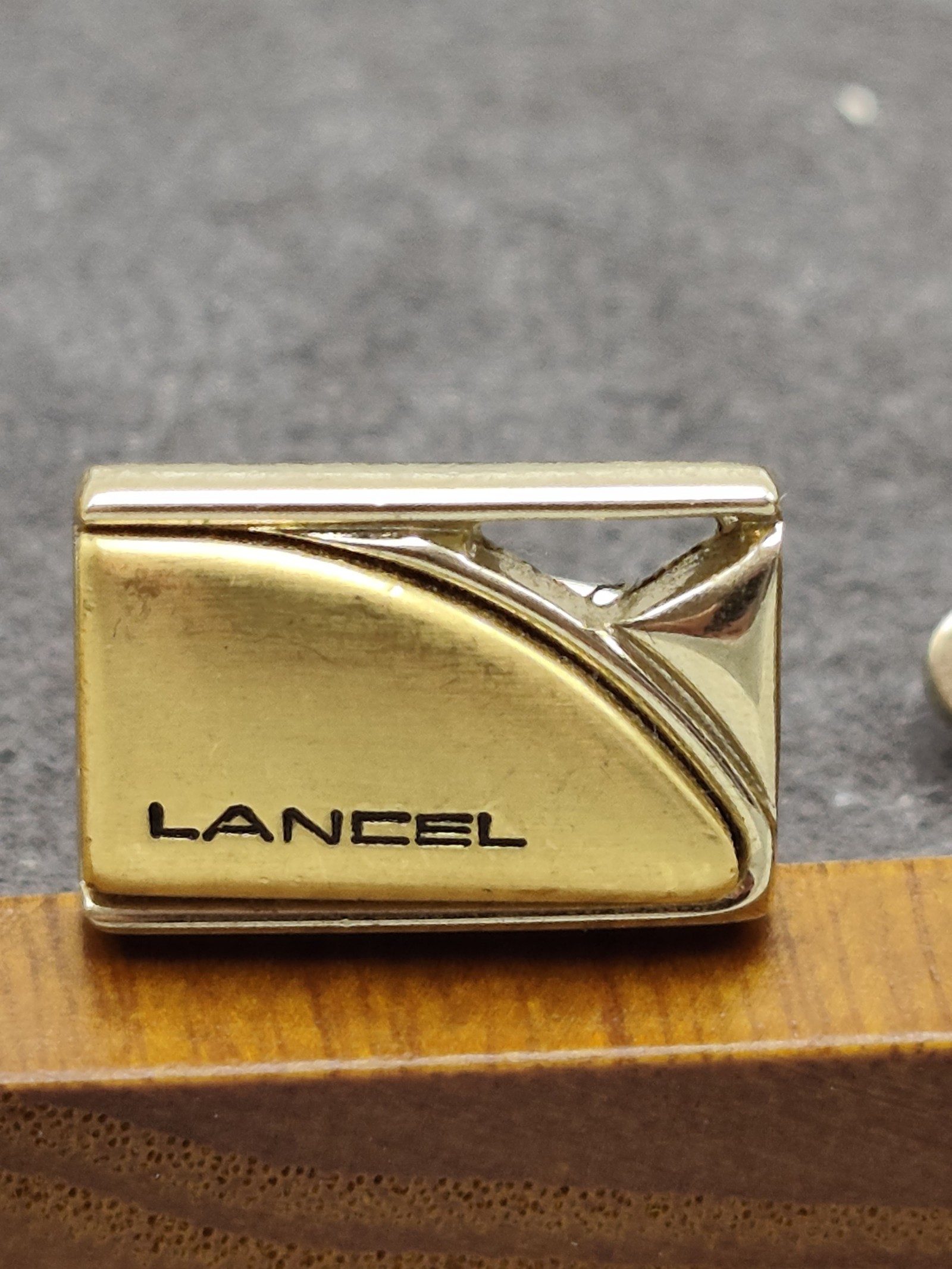 Lancel Gold Tone Men’s Cufflinks Rectangular Set image 5