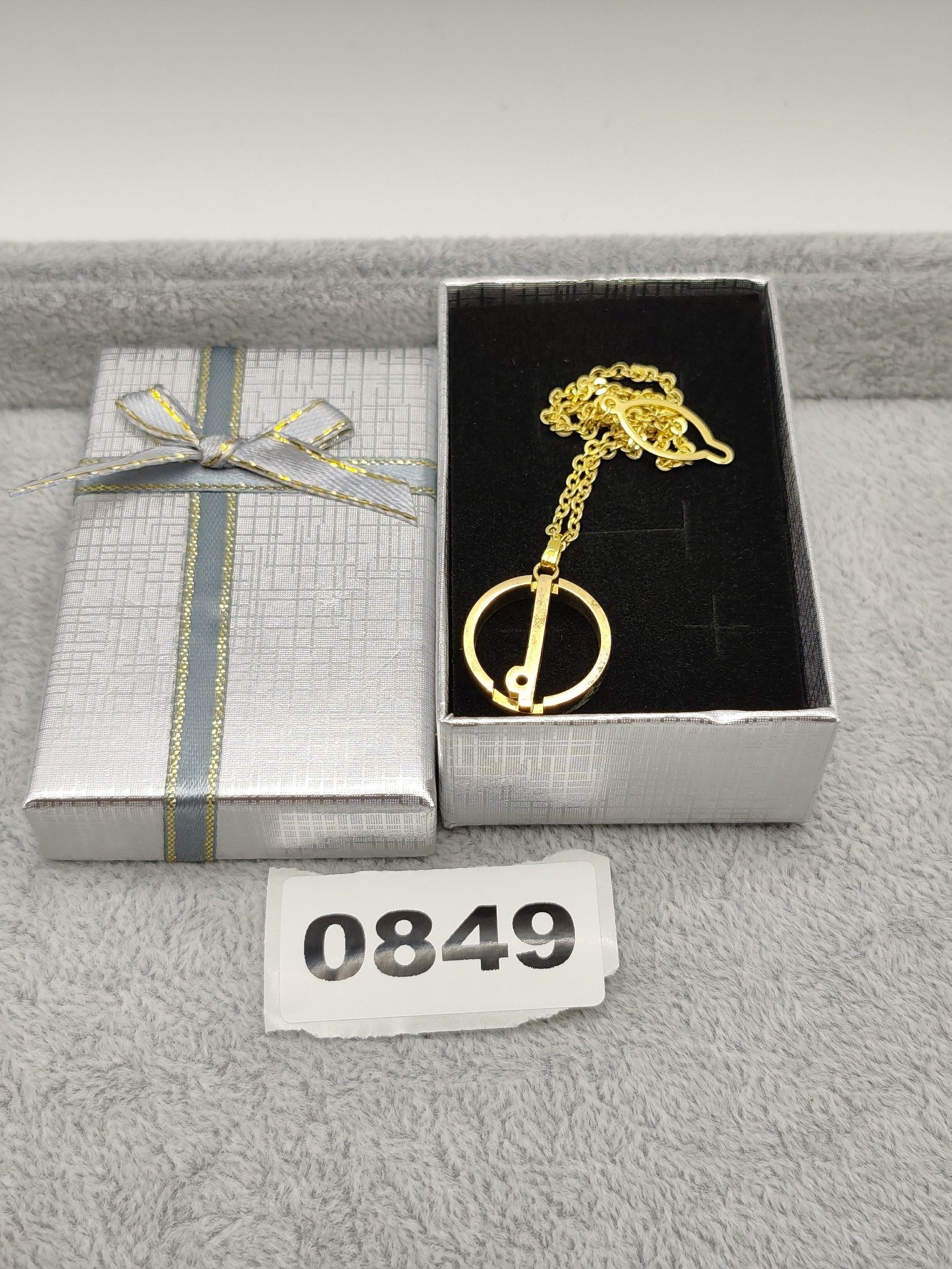 Dunhill d logo tie chain