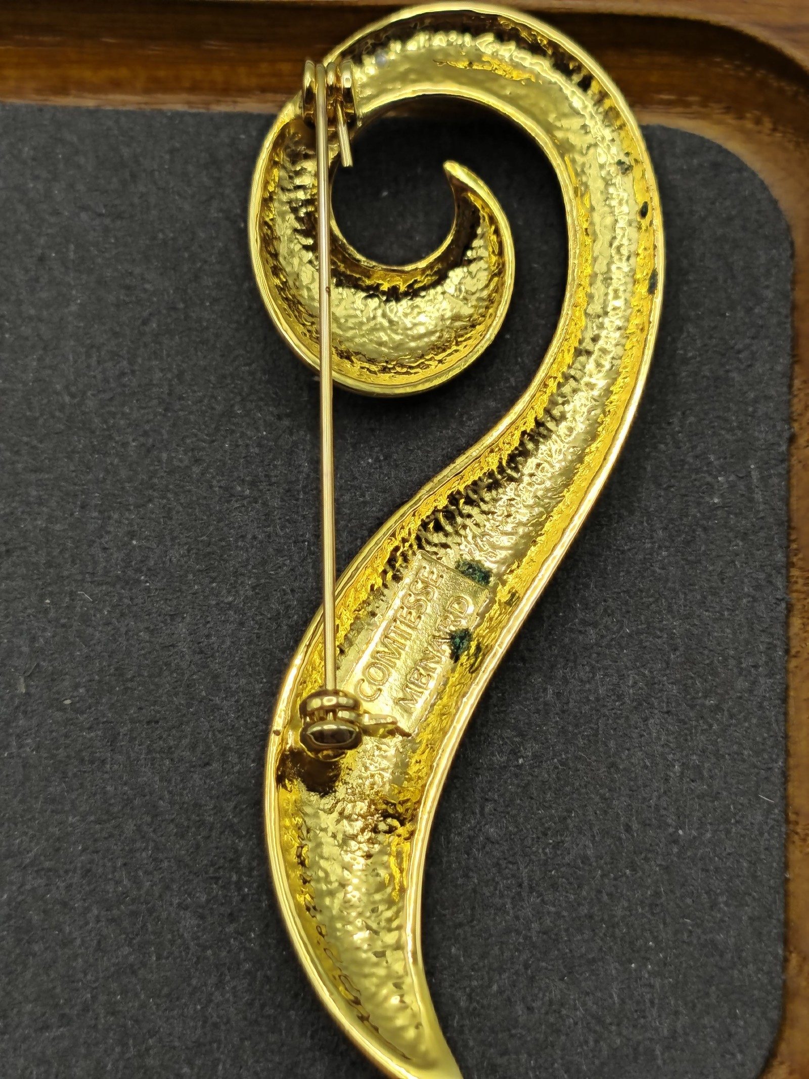 Contesse Gold Tone Swirl Brooch Pin image 5
