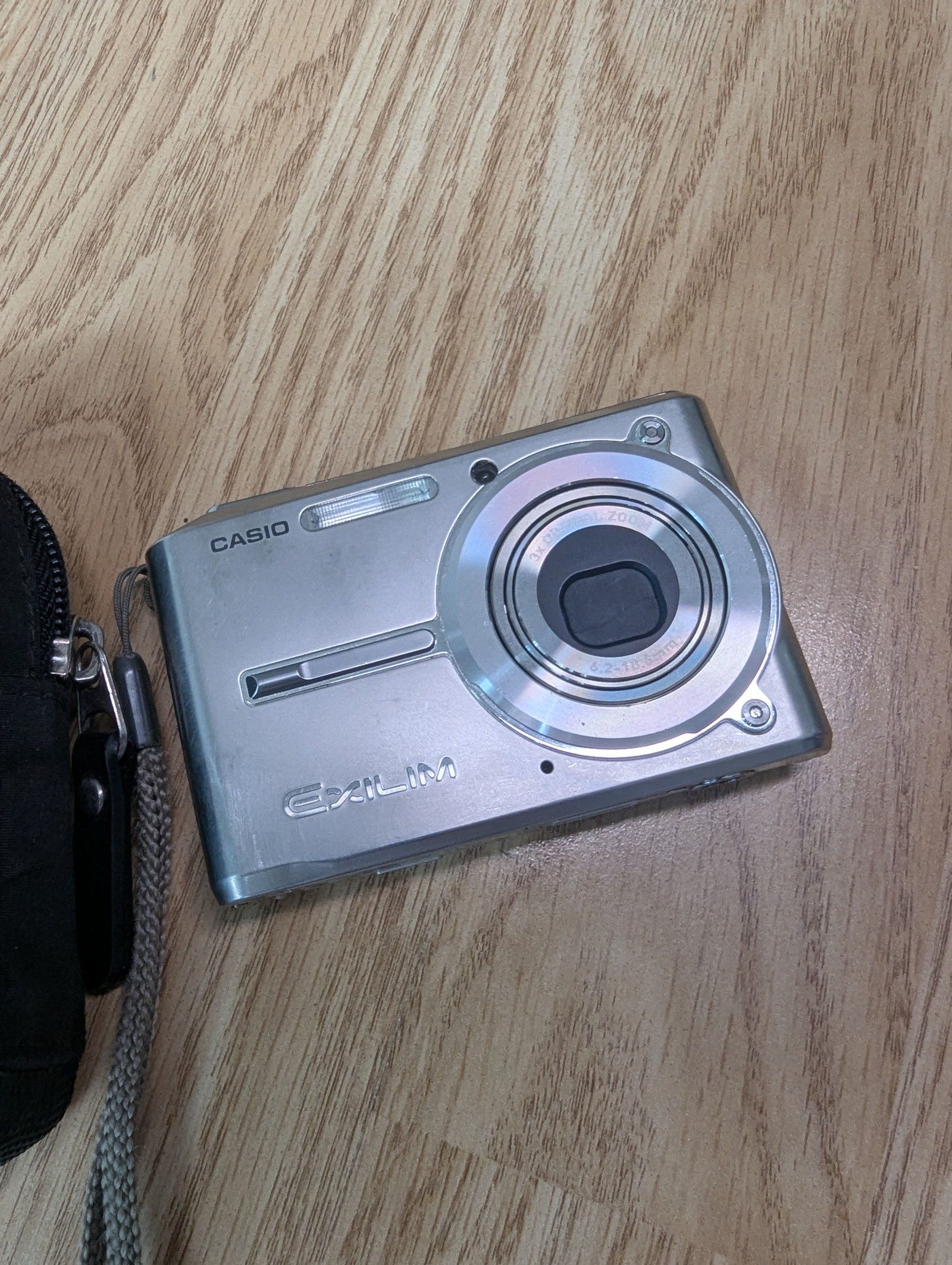 Casio Silver Exilim Digital Camera image 2