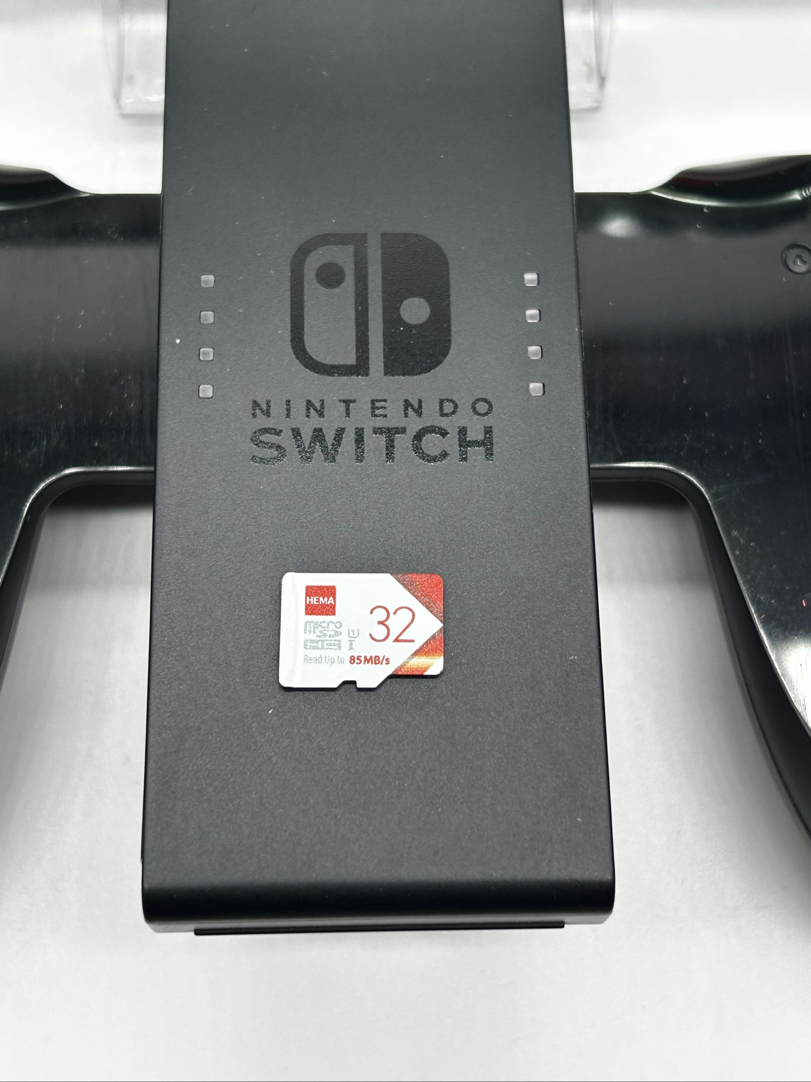 Nintendo Switch V2 Blu/Rossa + Scatola + SD 32GB – Eccellenti Condizioni image 3