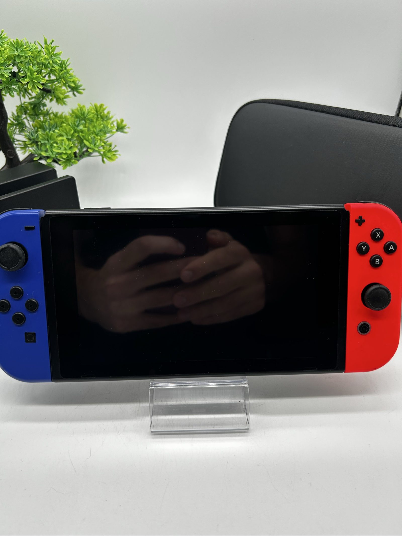 Nintendo Switch Blu/Rossa + SD 128GB + Custodia – Completa – Ottime Condizioni image 4
