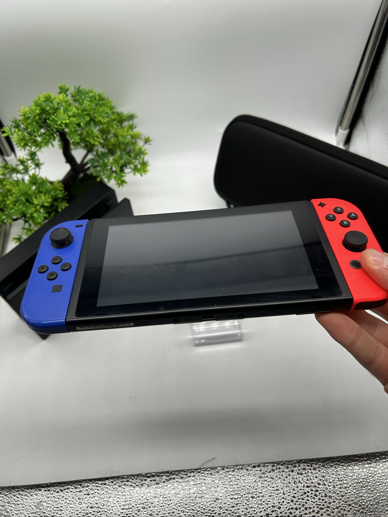 Nintendo Switch Blu/Rossa + SD 128GB + Custodia – Completa – Ottime Condizioni image 5