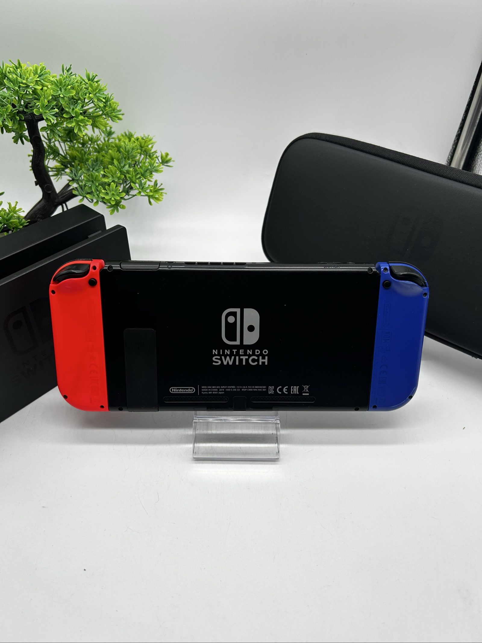 Nintendo Switch Blu/Rossa + SD 128GB + Custodia – Completa – Ottime Condizioni image 7