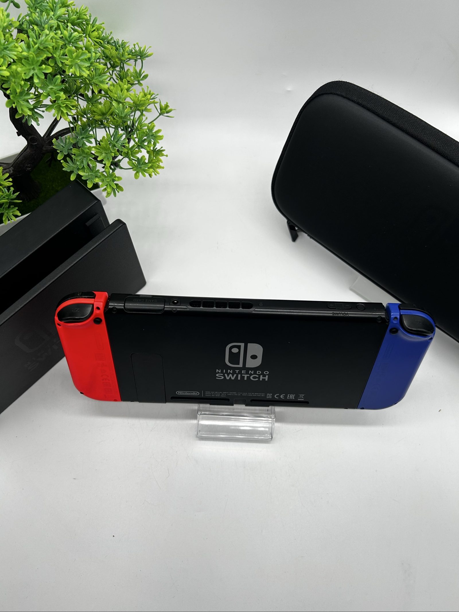 Nintendo Switch Blu/Rossa + SD 128GB + Custodia – Completa – Ottime Condizioni image 8