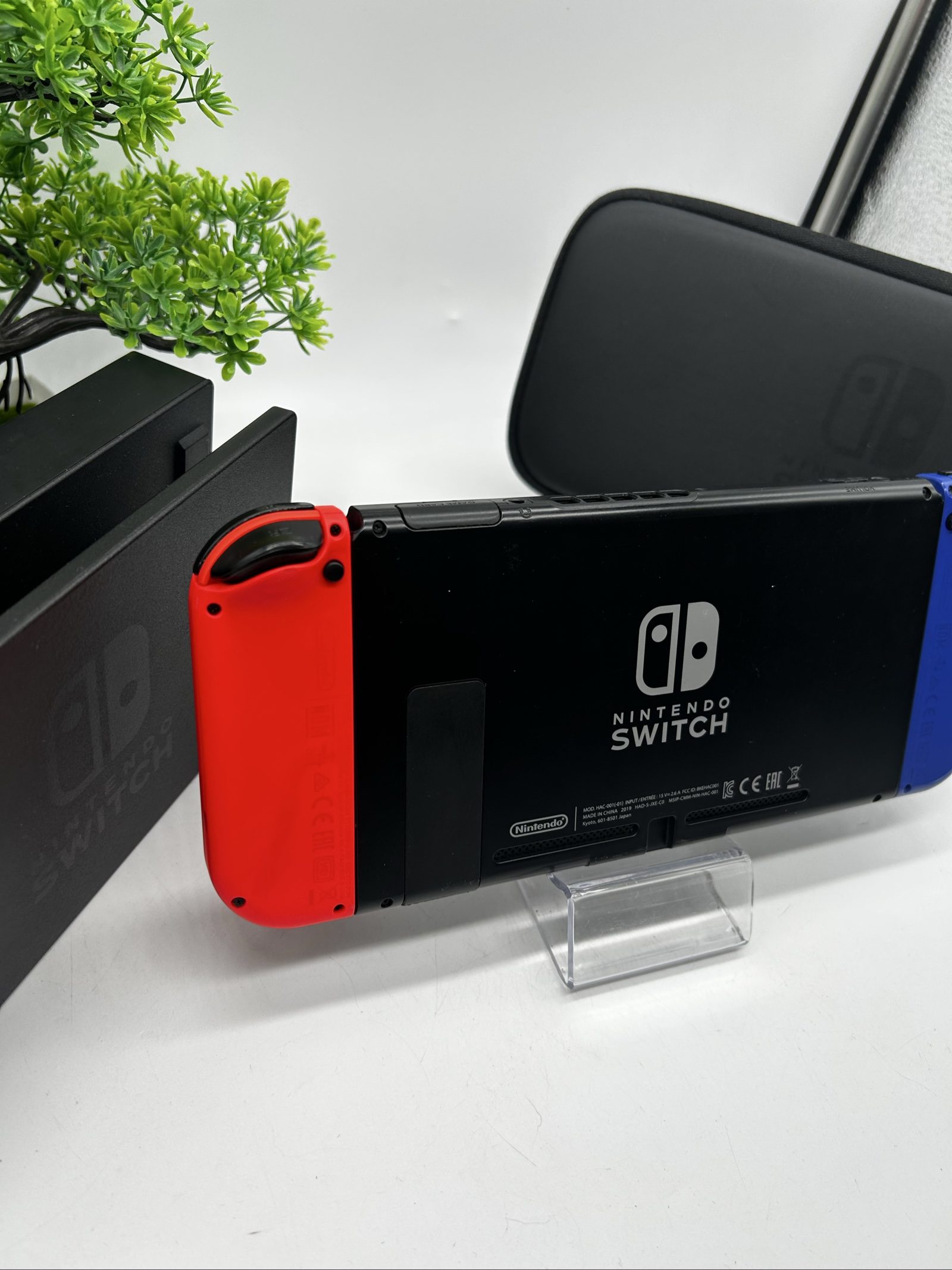 Nintendo Switch Blu/Rossa + SD 128GB + Custodia – Completa – Ottime Condizioni image 10