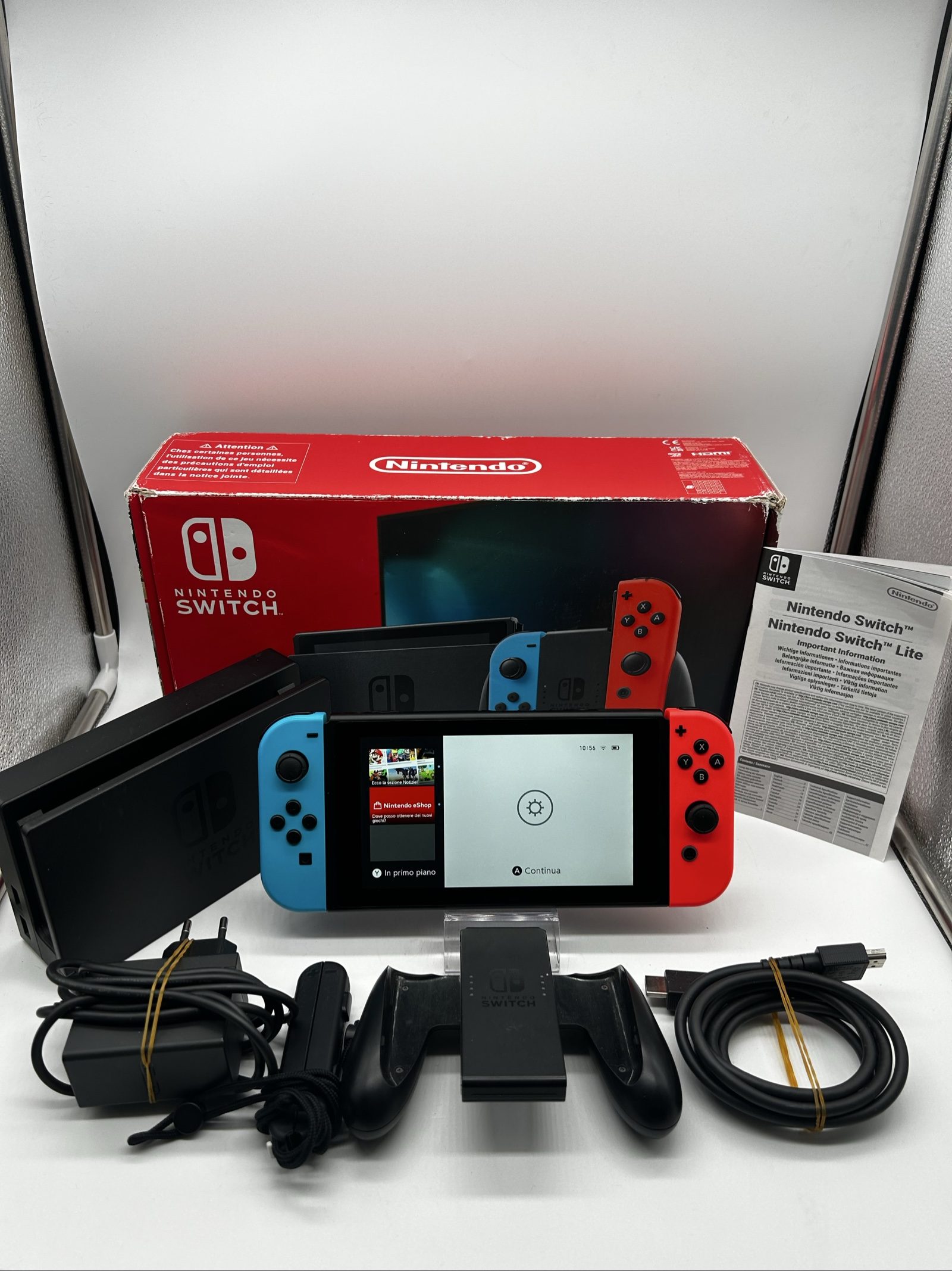 Nintendo Switch V2 Blu/Rossa + Scatola + Accessori Originali – Ottime Condizioni