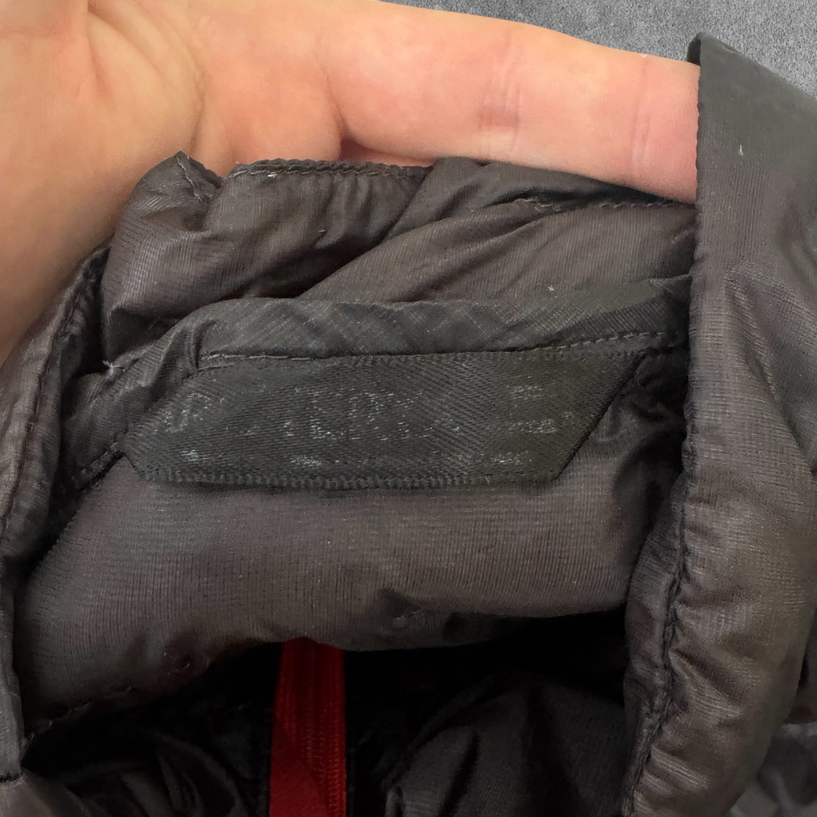 Arc'teryx Men's Black & Red Insulated Puffer Jacket Small image 3