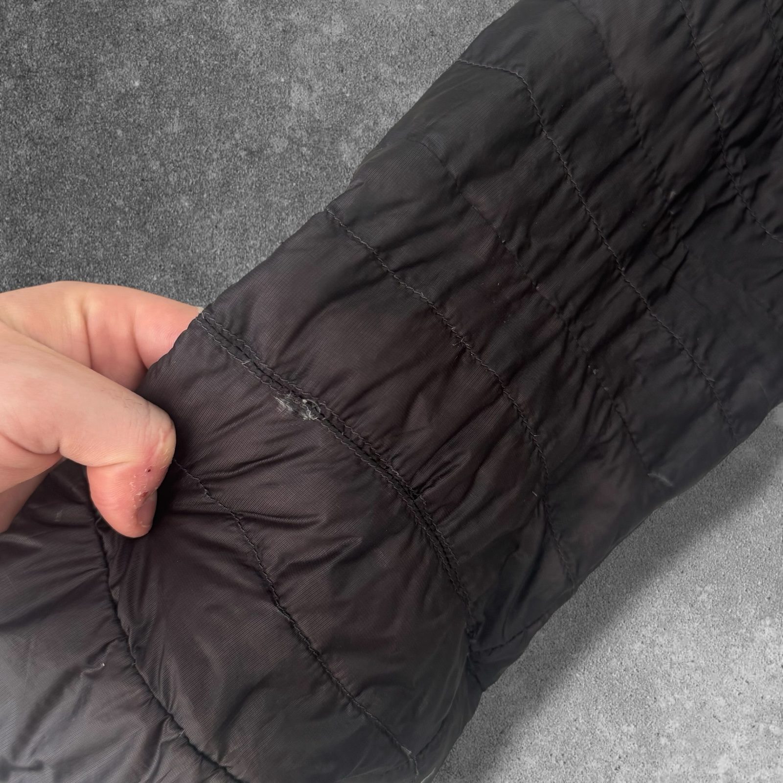 Arc'teryx Men's Black & Red Insulated Puffer Jacket Small image 5