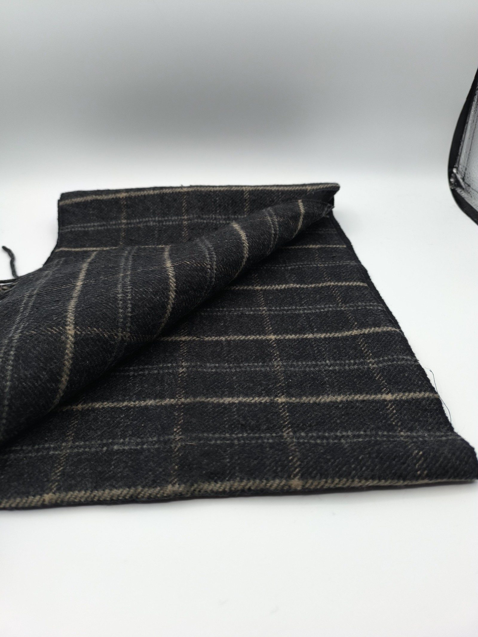 Burberry Black & Beige Lambswool Scarf Made in England image 4