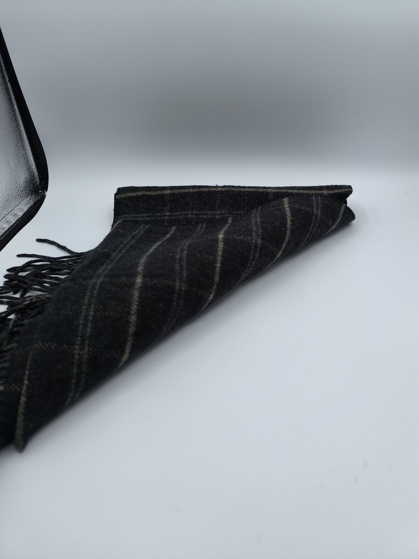 Burberry Black & Beige Lambswool Scarf Made in England image 5