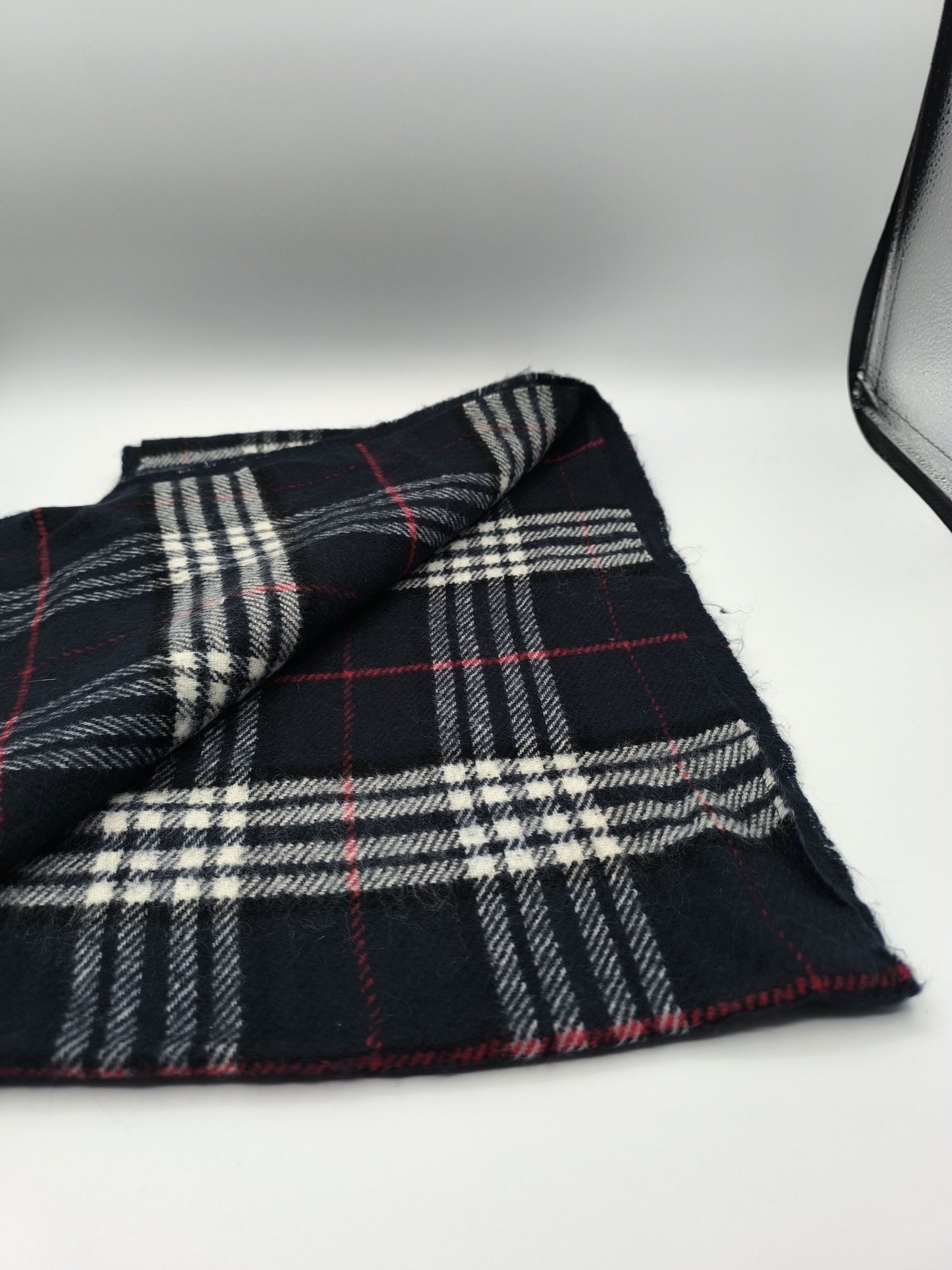 Burberry Black & White & Red Lambswool Scarf Made in England image 4