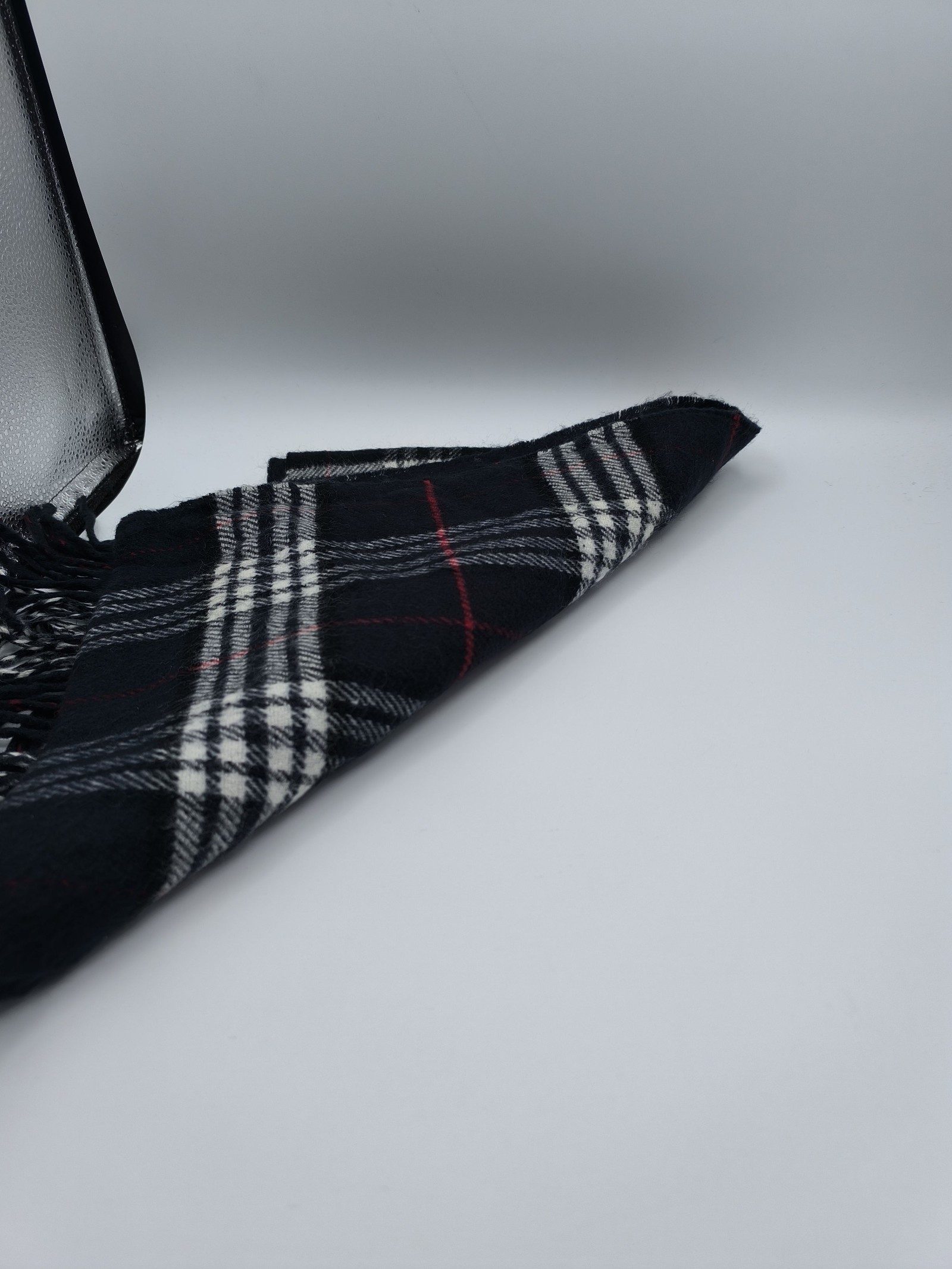 Burberry Black & White & Red Lambswool Scarf Made in England image 5