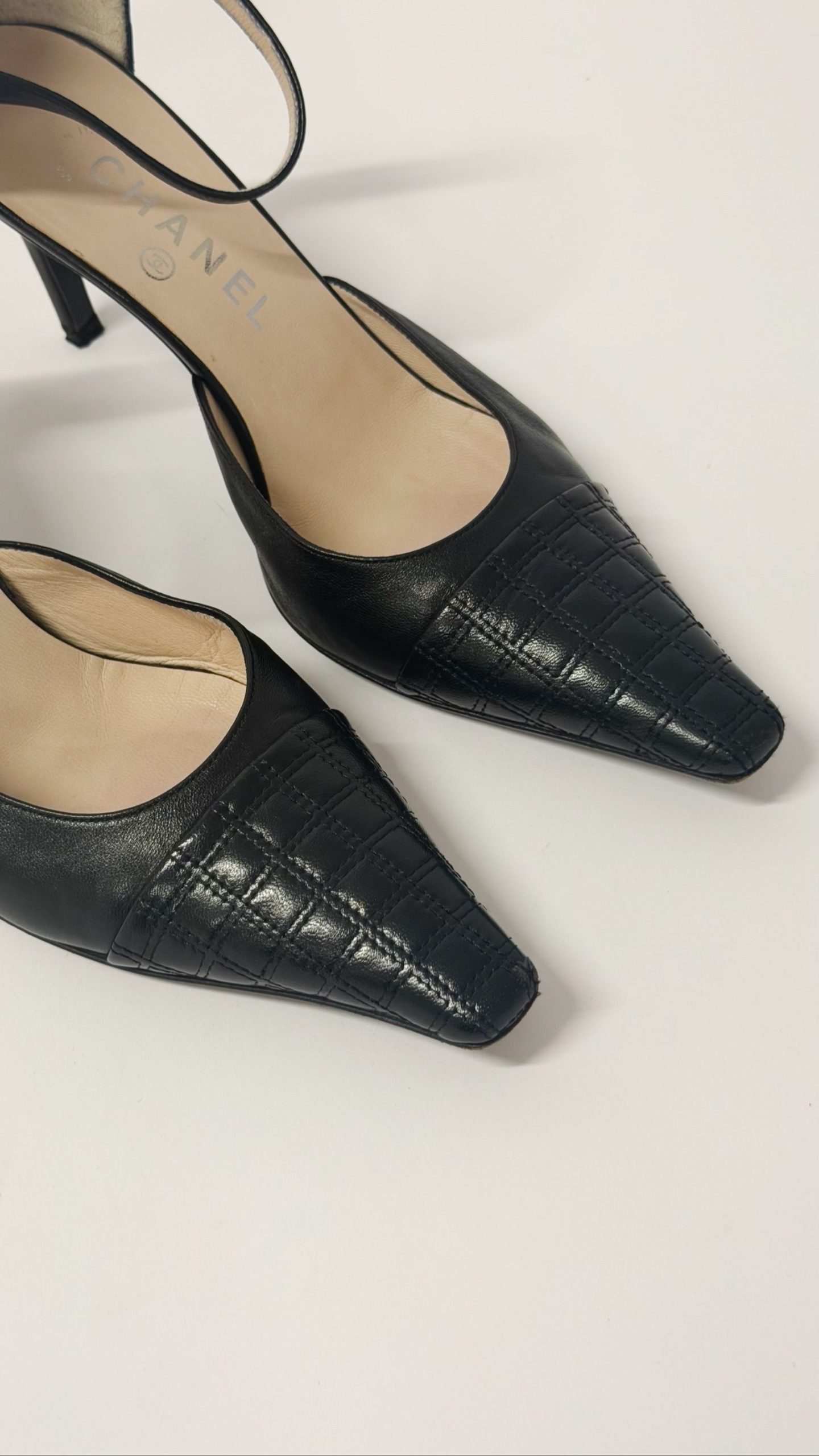 Chanel Chocolate Bar Court Heels — Black Leather, EU 37.5 image 4