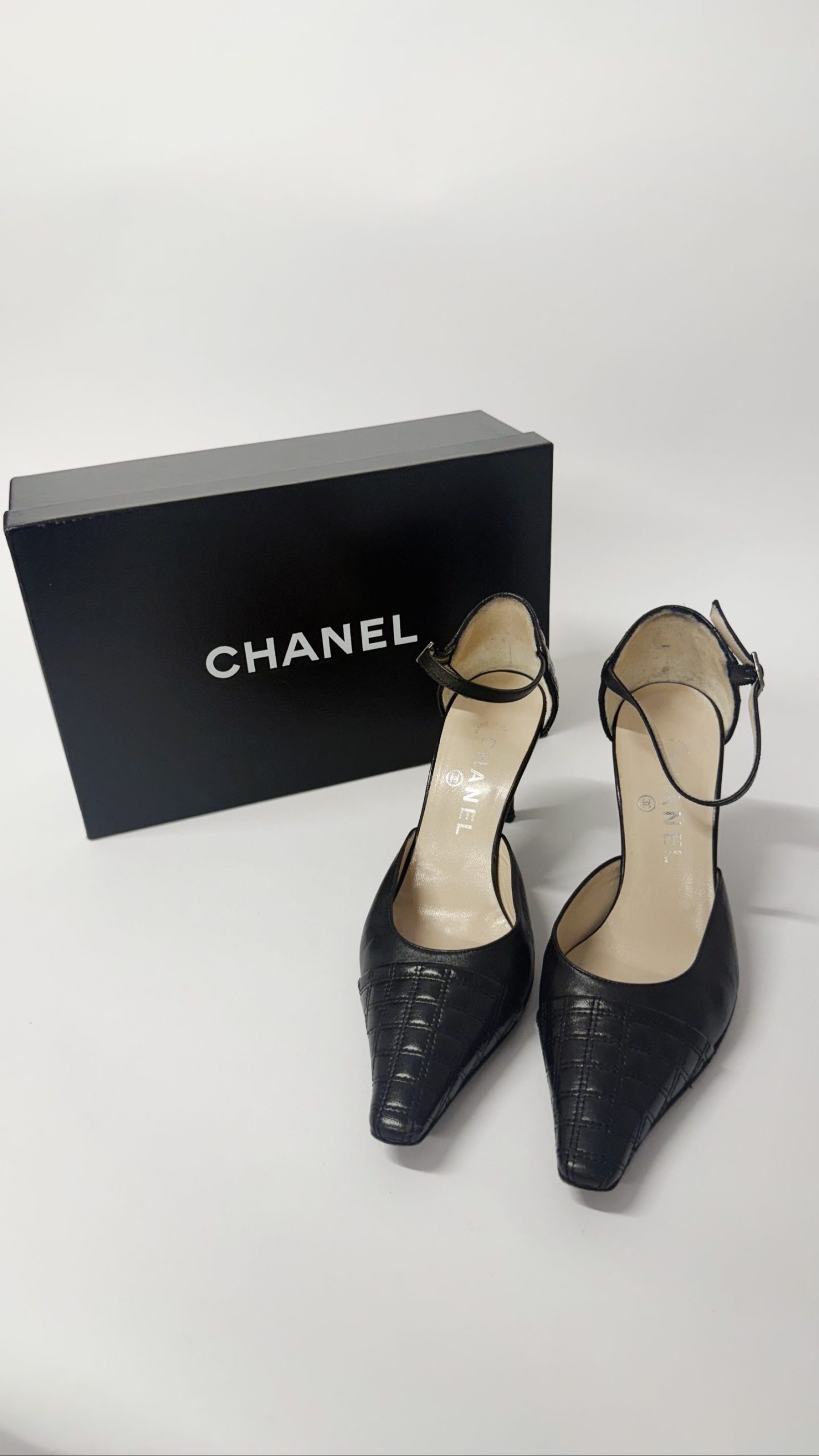 Chanel Chocolate Bar Court Heels — Black Leather, EU 37.5 image 9