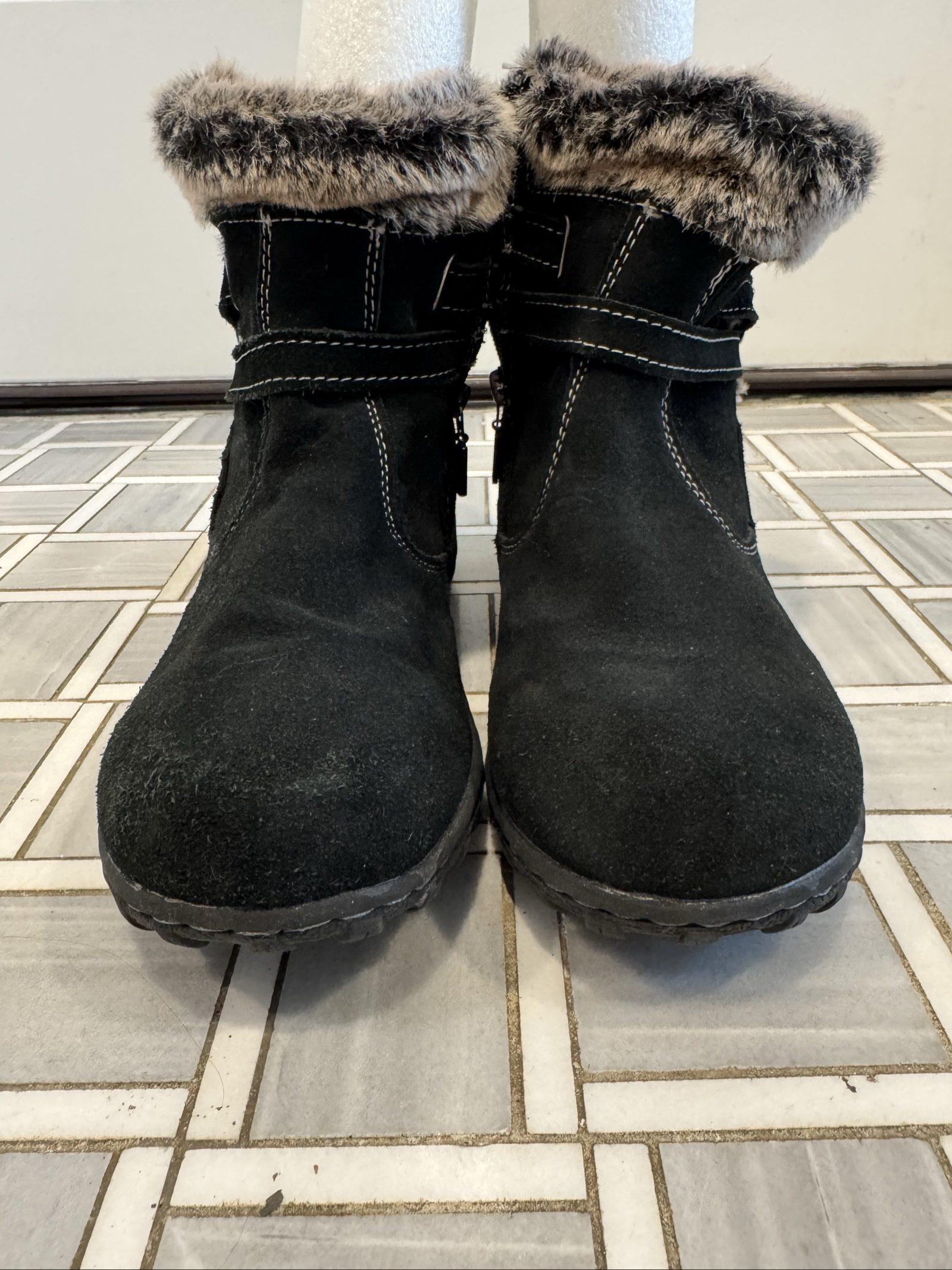 Women’s Khombu Briele Faux Fur Buckle Winter Boots - Black - Size 8