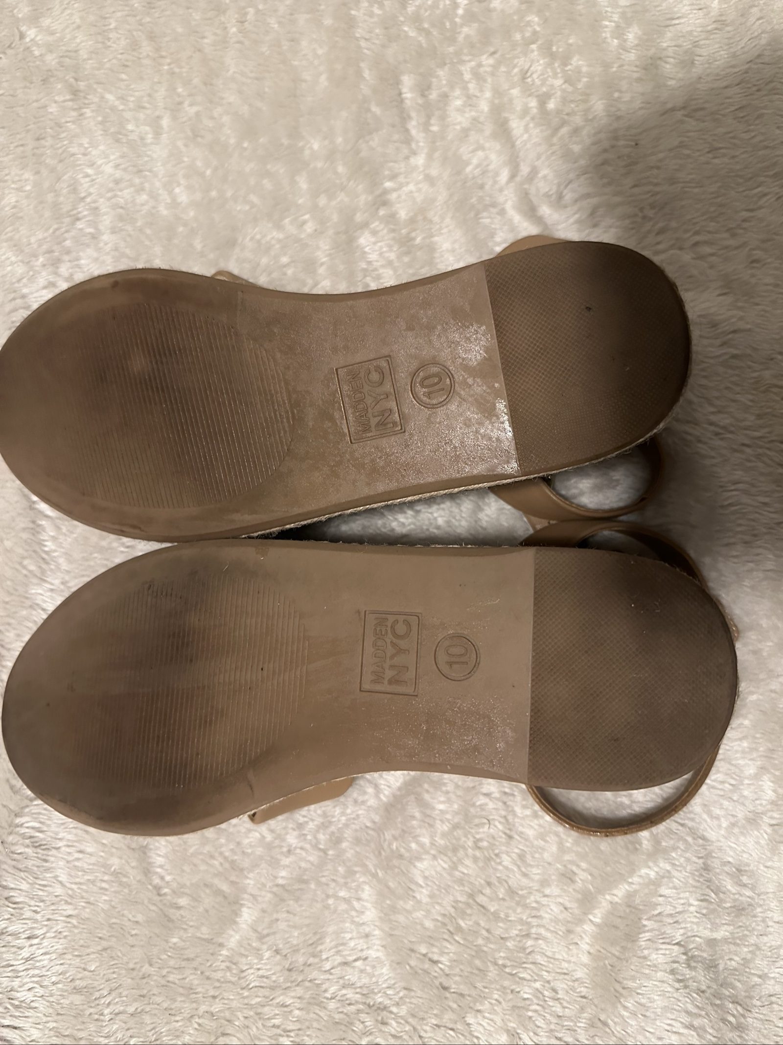 Madden NYC Women's Tan Wedge Sandals Size 10 image 4