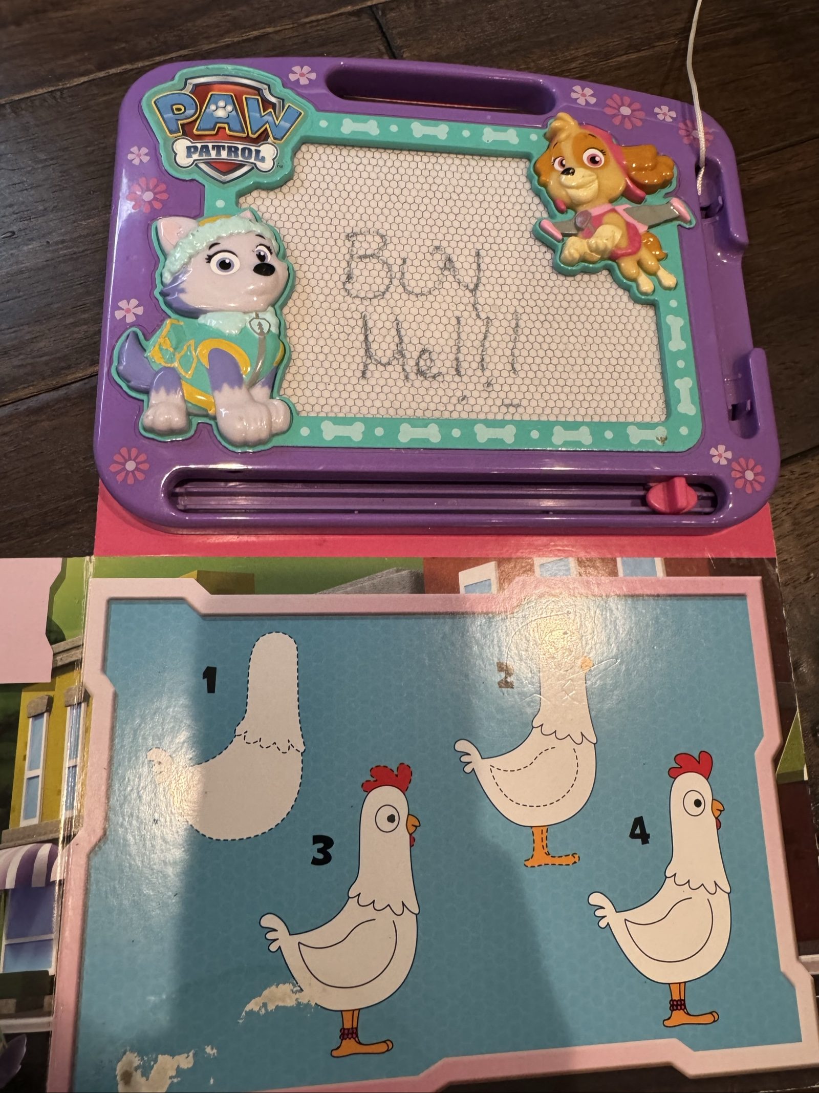 PAW Patrol Skye & Everest Magnetic Drawing Board Activity Book with Pen – Phidal image 3
