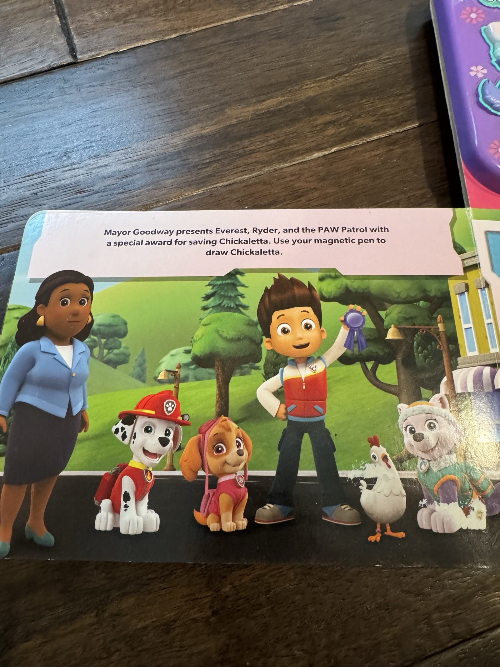 PAW Patrol Skye & Everest Magnetic Drawing Board Activity Book with Pen – Phidal image 4
