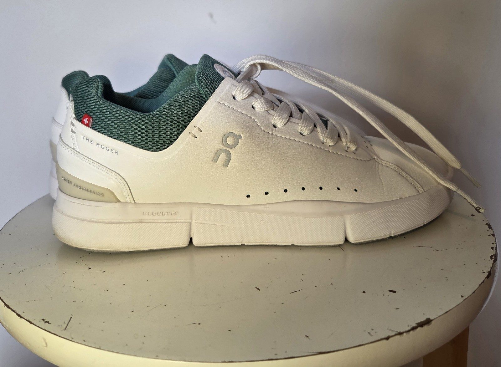 On White & Green The Roger Leather Sneakers US8 | EU39 | UK6