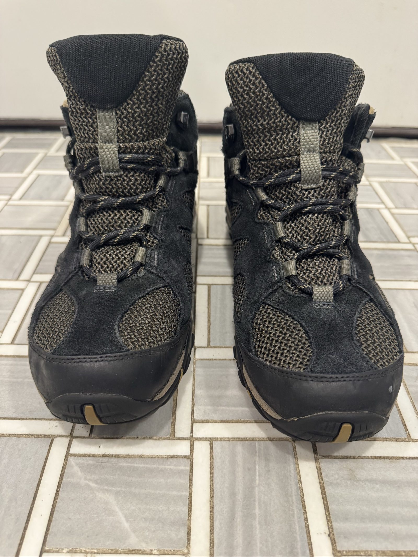Men’s Merrell Waterproof Mid Hiking Boots – Black/Brown – 11