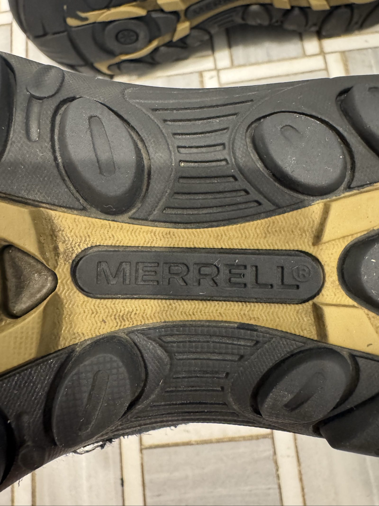 Men’s Merrell Waterproof Mid Hiking Boots – Black/Brown – 11 image 9