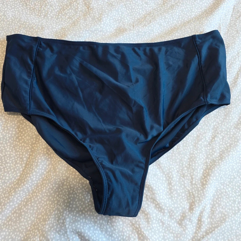 Navy bikini bottoms size 20 Yours