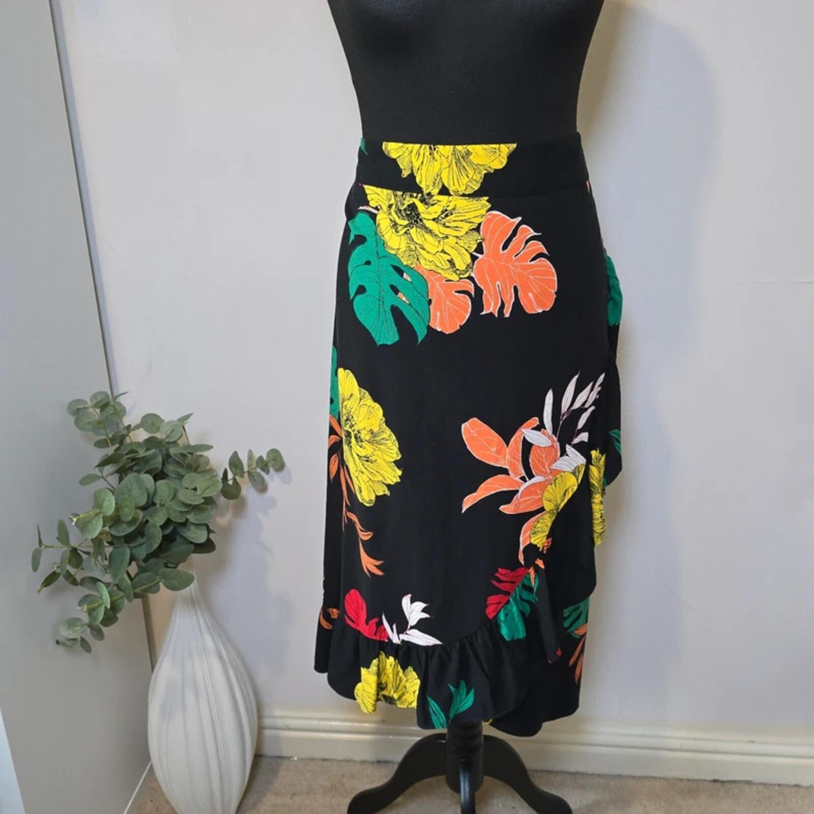 Papaya Curve Black Tropical Print Wrap Style Midi Skirt Ruffle NWT Size 28
