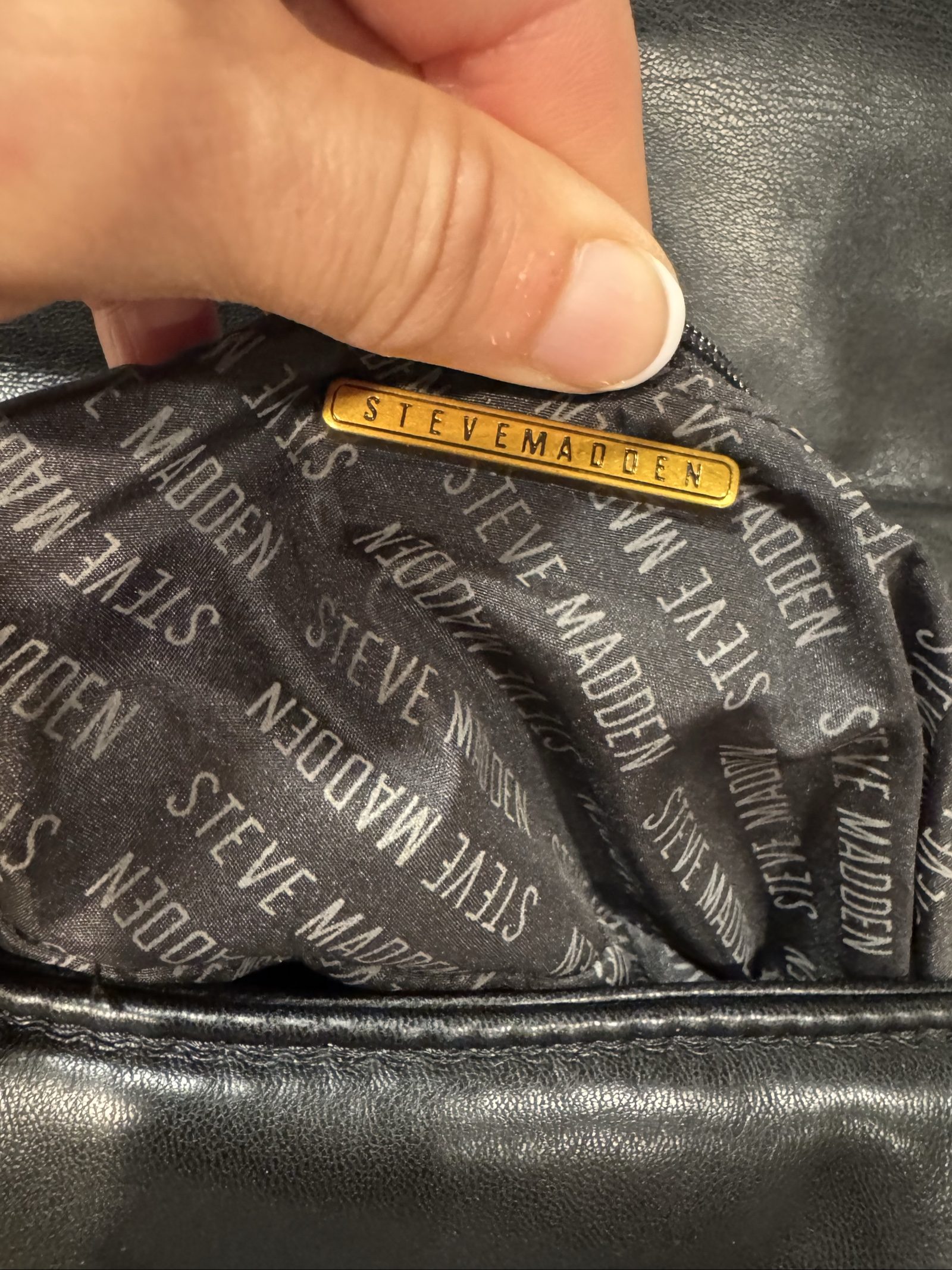 Steve Madden Women’s Shoulder Bag – Black – Gold Chain Strap image 7