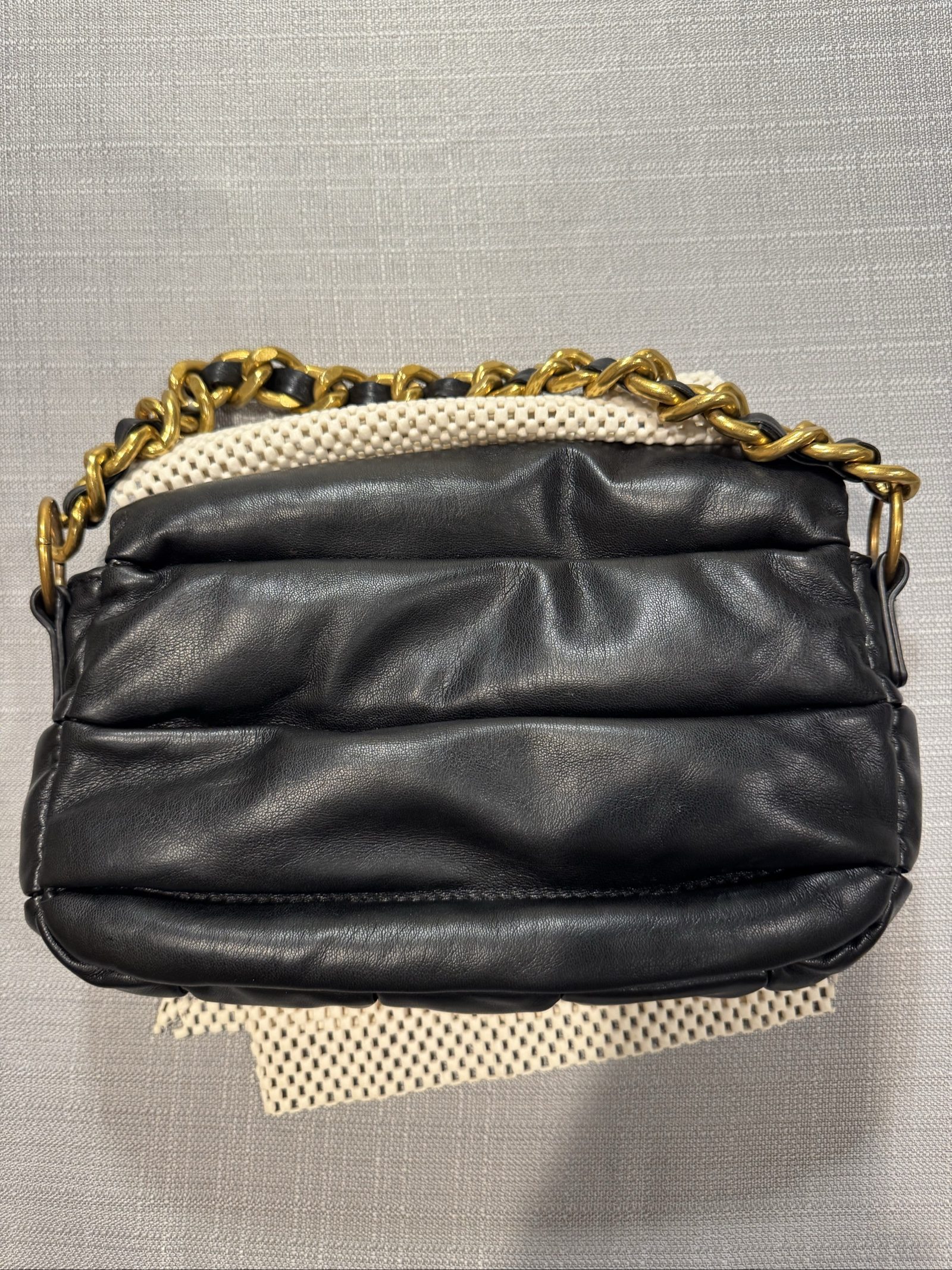 Steve Madden Women’s Shoulder Bag – Black – Gold Chain Strap image 10