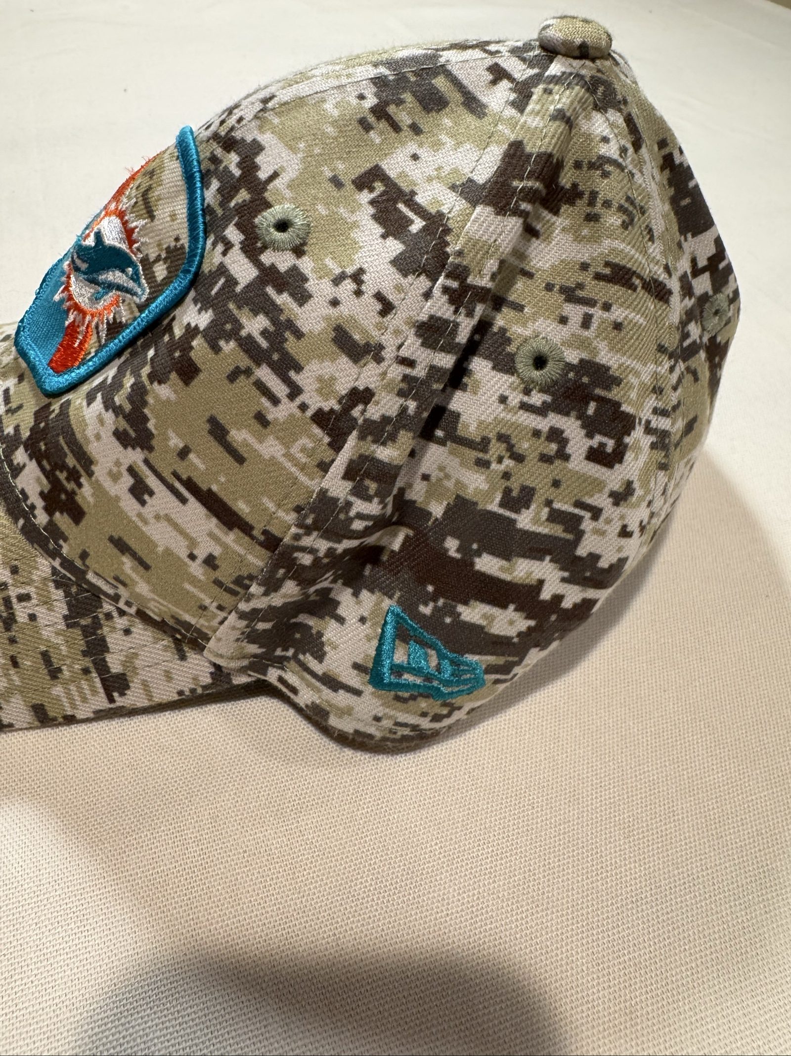New Era Unisex Camo NFL Miami Dolphins Cap Small/Medium image 2