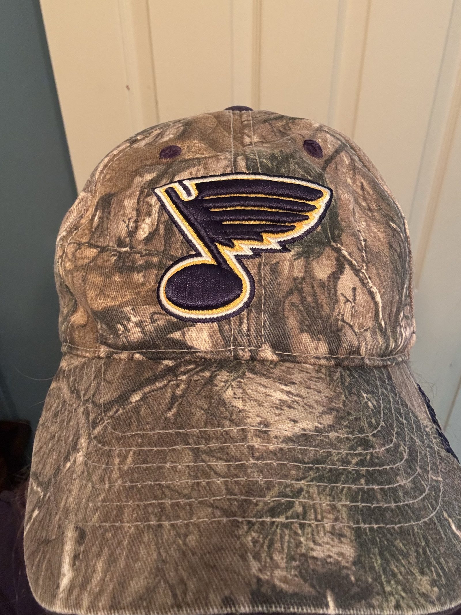 St. Louis Blues NHL Realtree Camo Adjustable Baseball Hat – Camouflage – One Size image 2