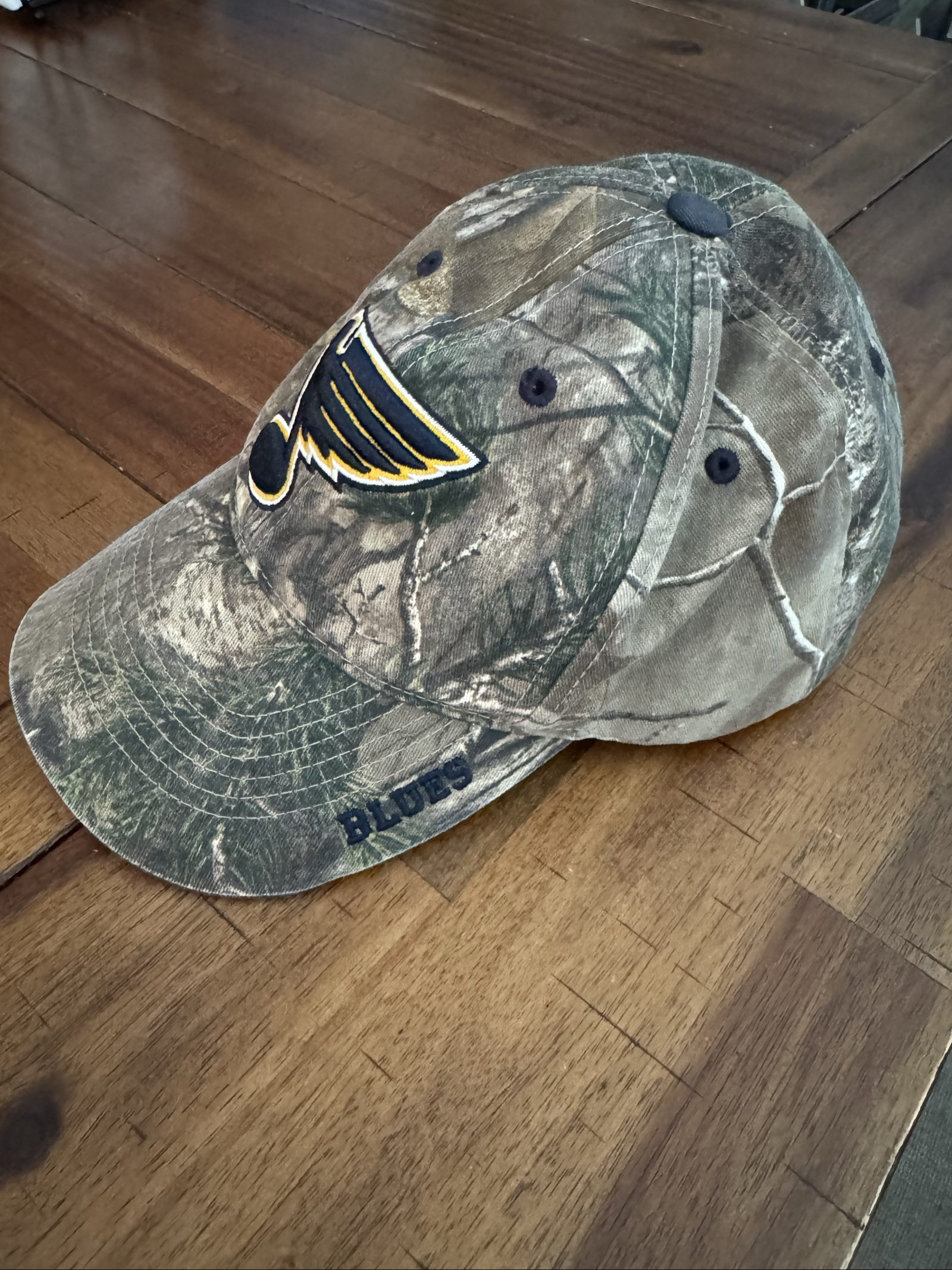 St. Louis Blues NHL Realtree Camo Adjustable Baseball Hat – Camouflage – One Size image 3