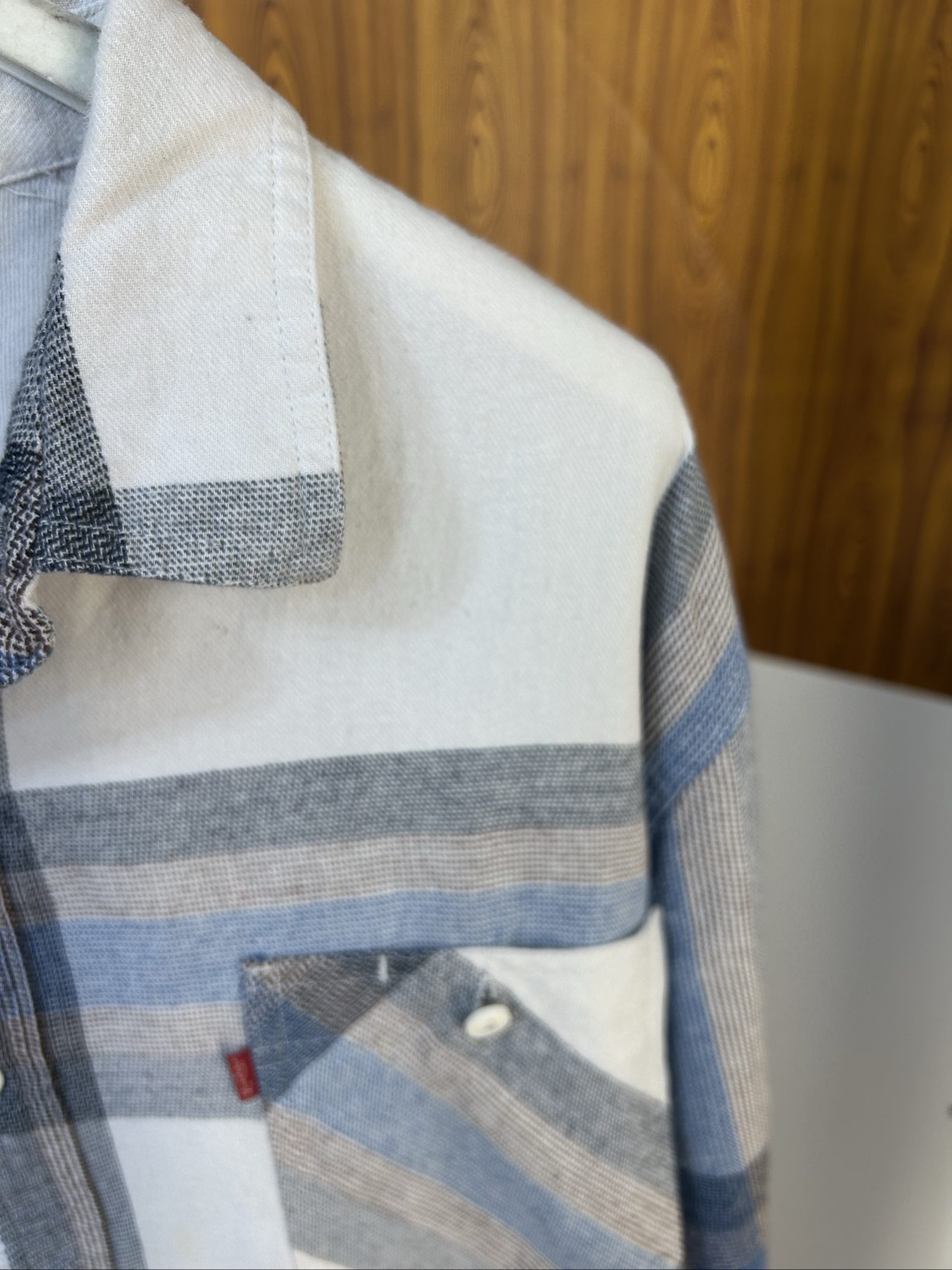 Levi's Men Blue & White Plaid Cotton Shirt XL image 3