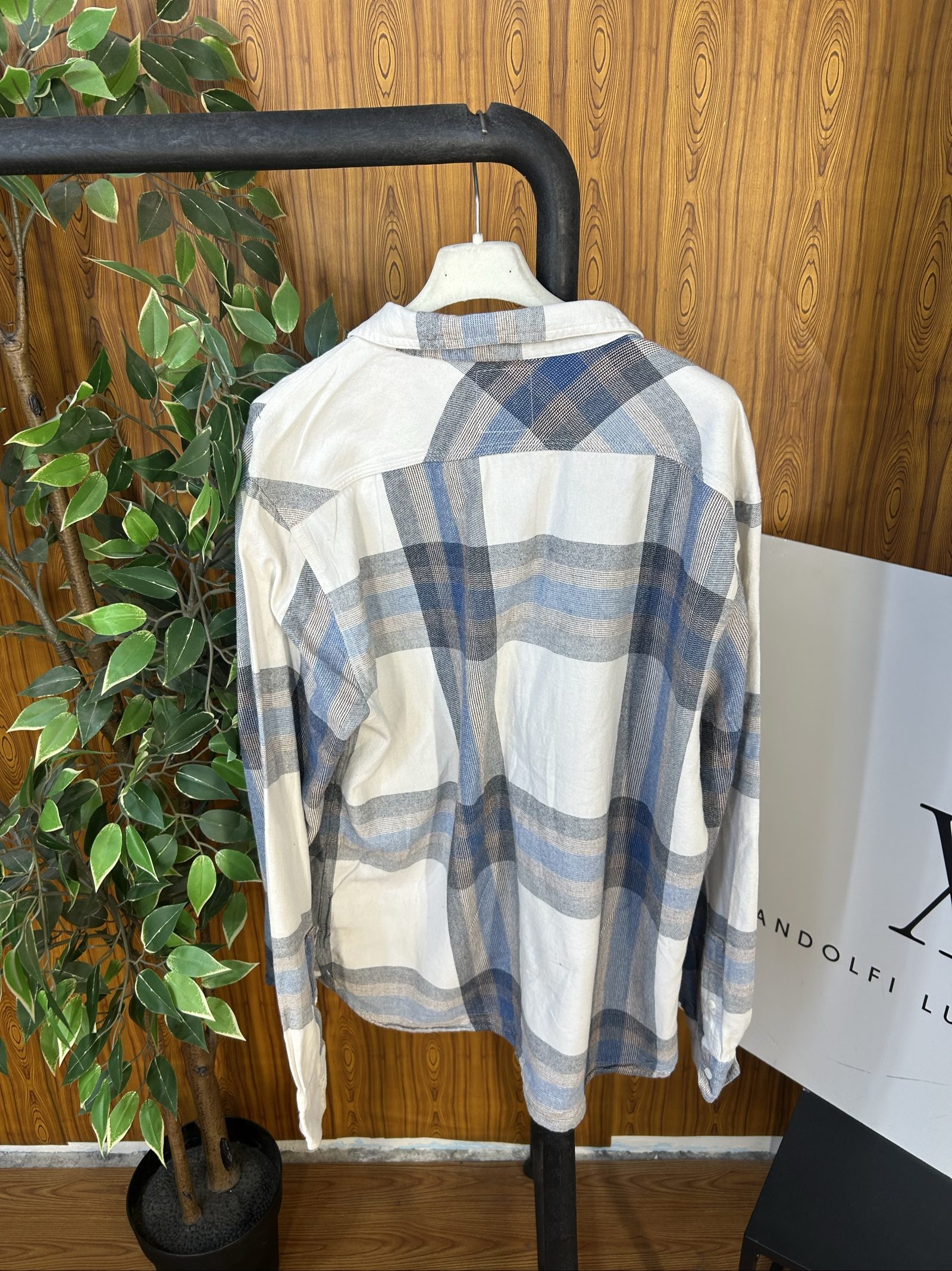 Levi's Men Blue & White Plaid Cotton Shirt XL image 5