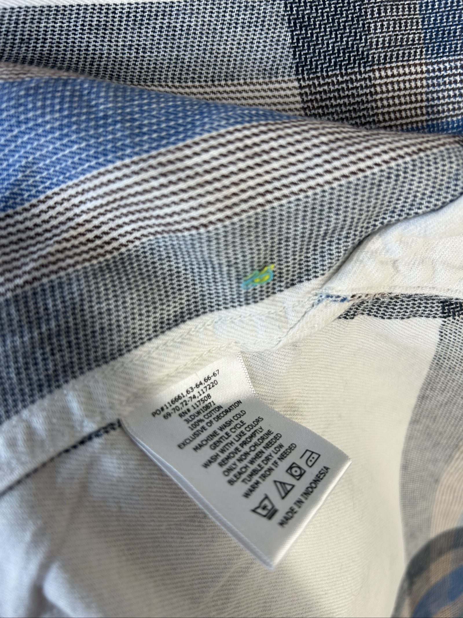 Levi's Men Blue & White Plaid Cotton Shirt XL image 6