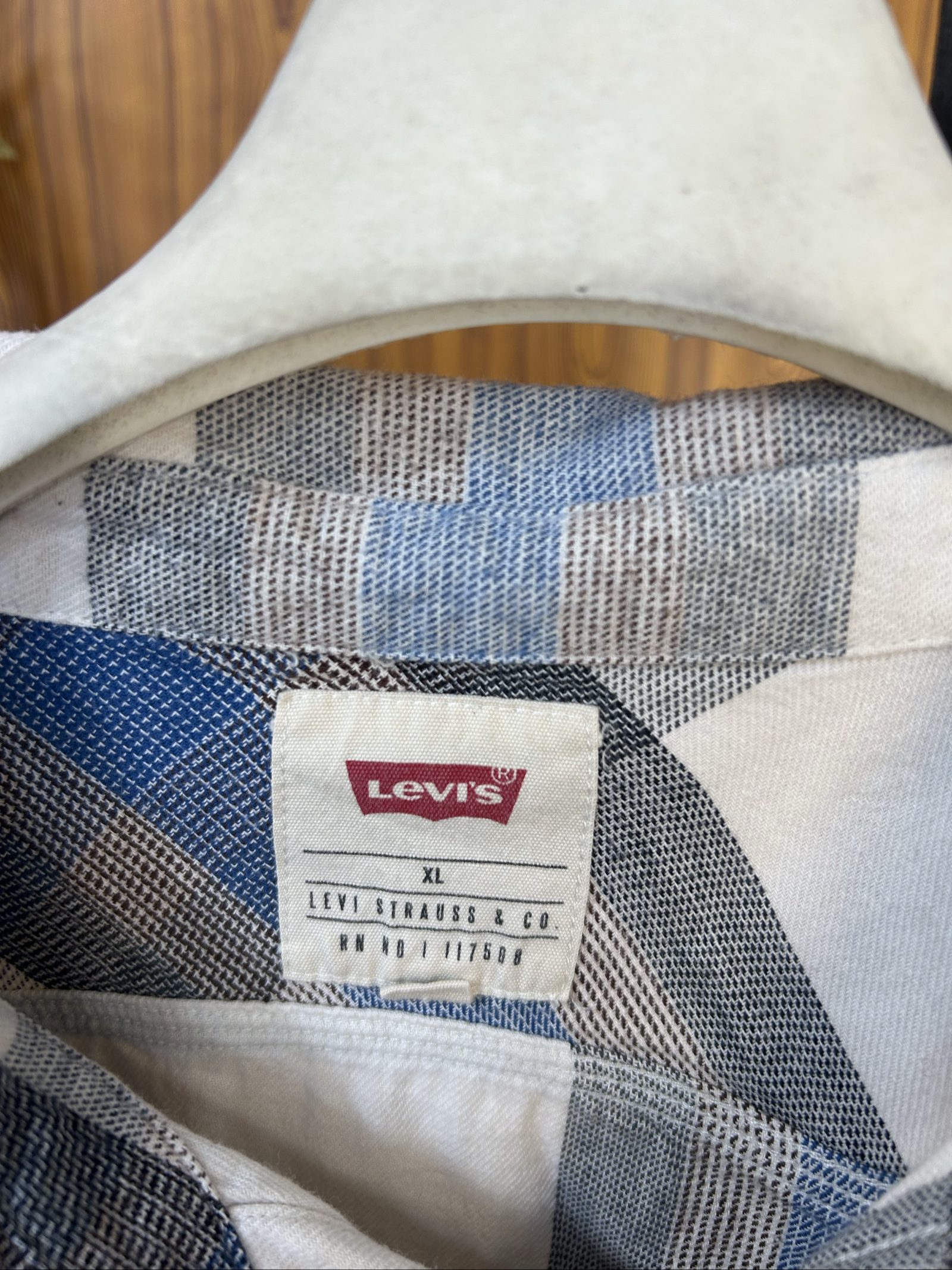 Levi's Men Blue & White Plaid Cotton Shirt XL image 2