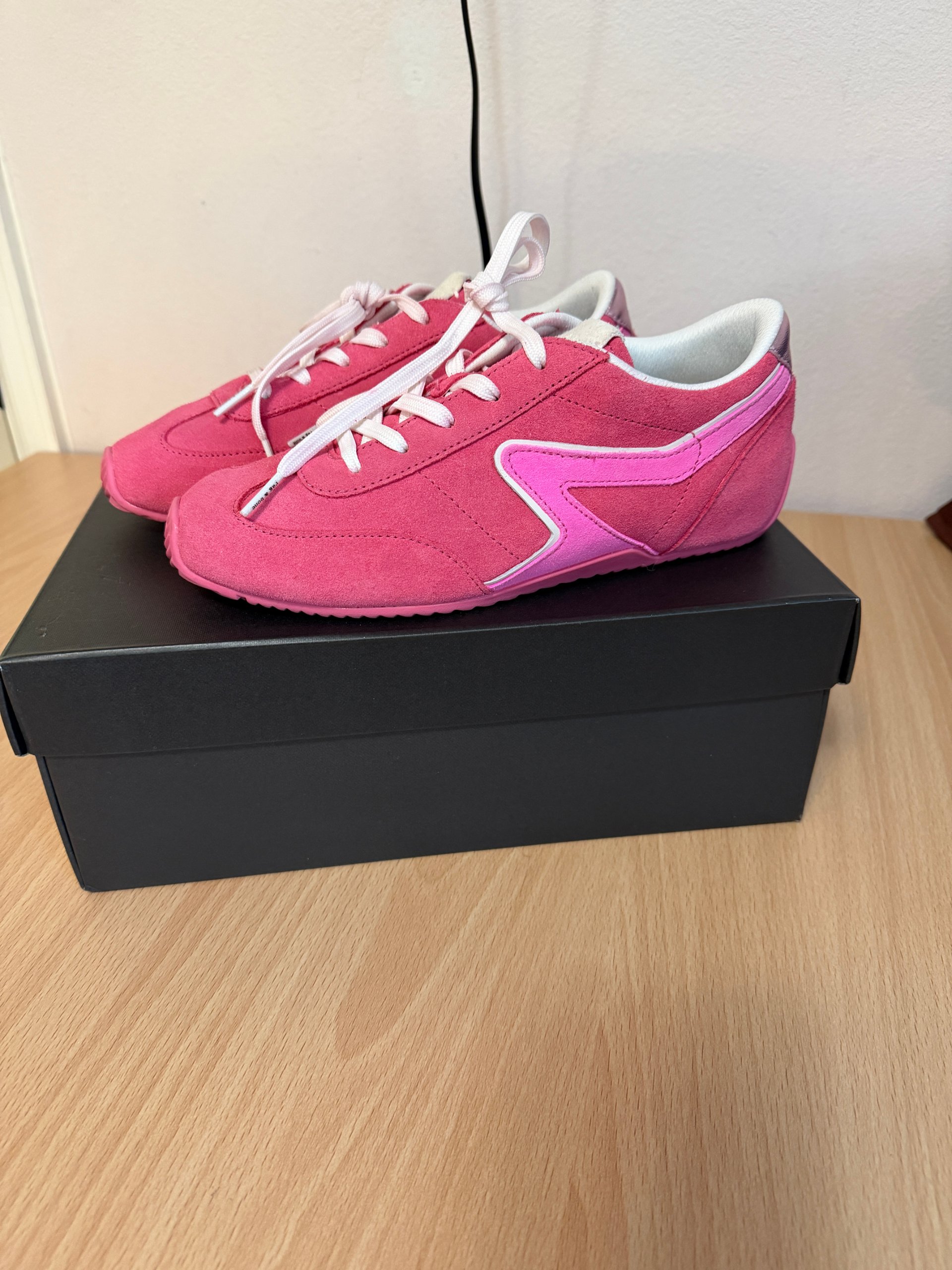 Rag & Bone Women's Hot Pink & Pink Suede Retro Runner Slim Ultra EU 37