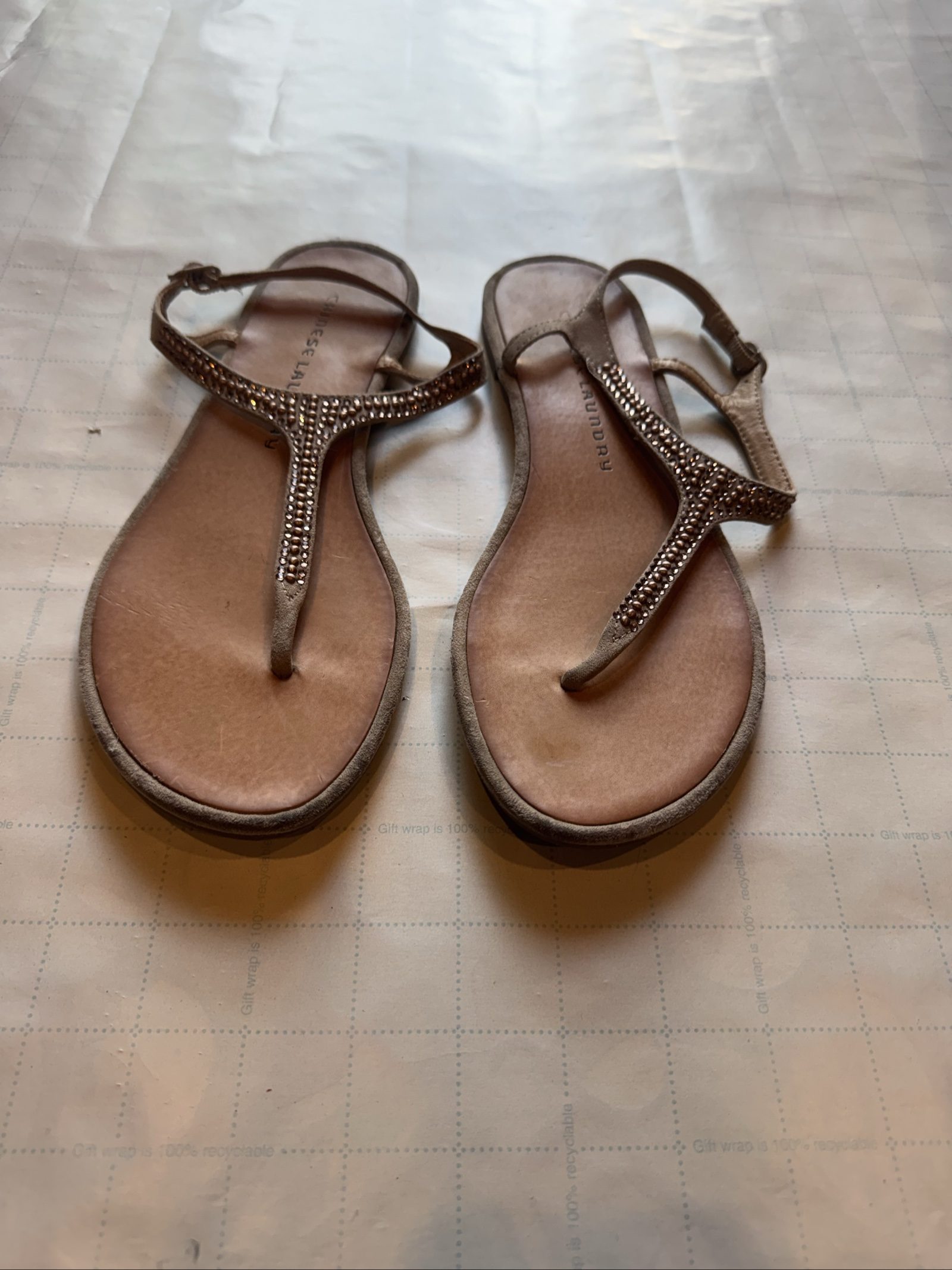 DRAFT READY Women’s Chinese Laundry Sandals Flats – Gold - Size 6.5