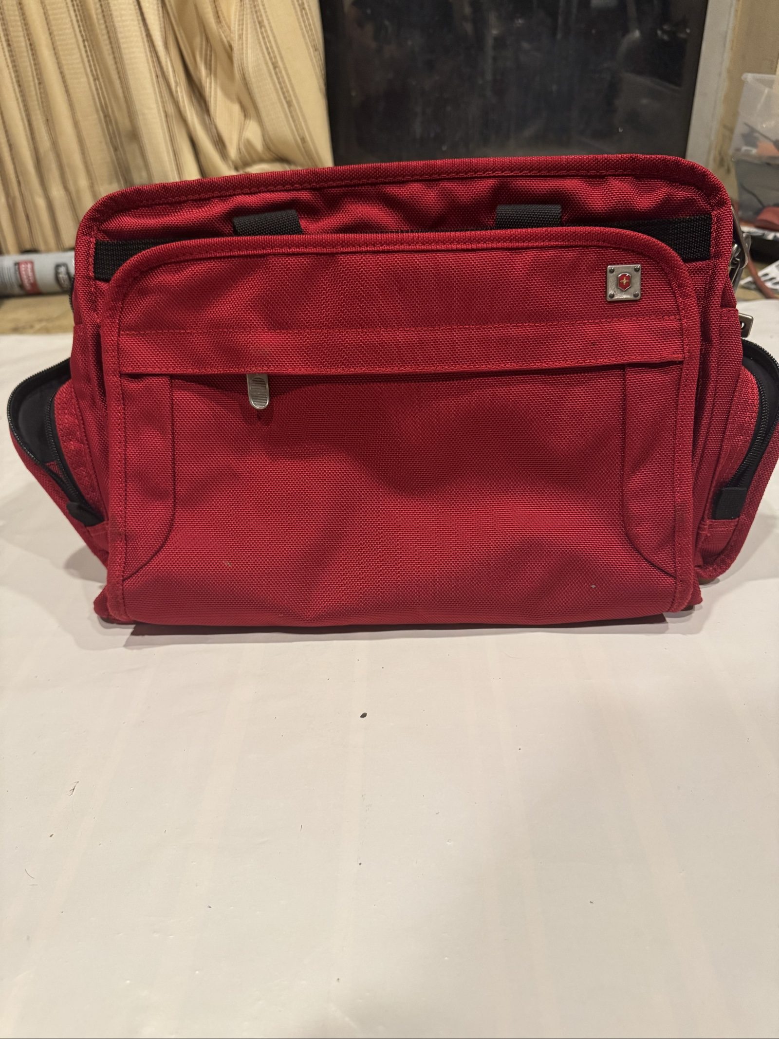 DRAFT READY Swiss Gear Brand Travel Bag – Red – 17x11 inches image 2