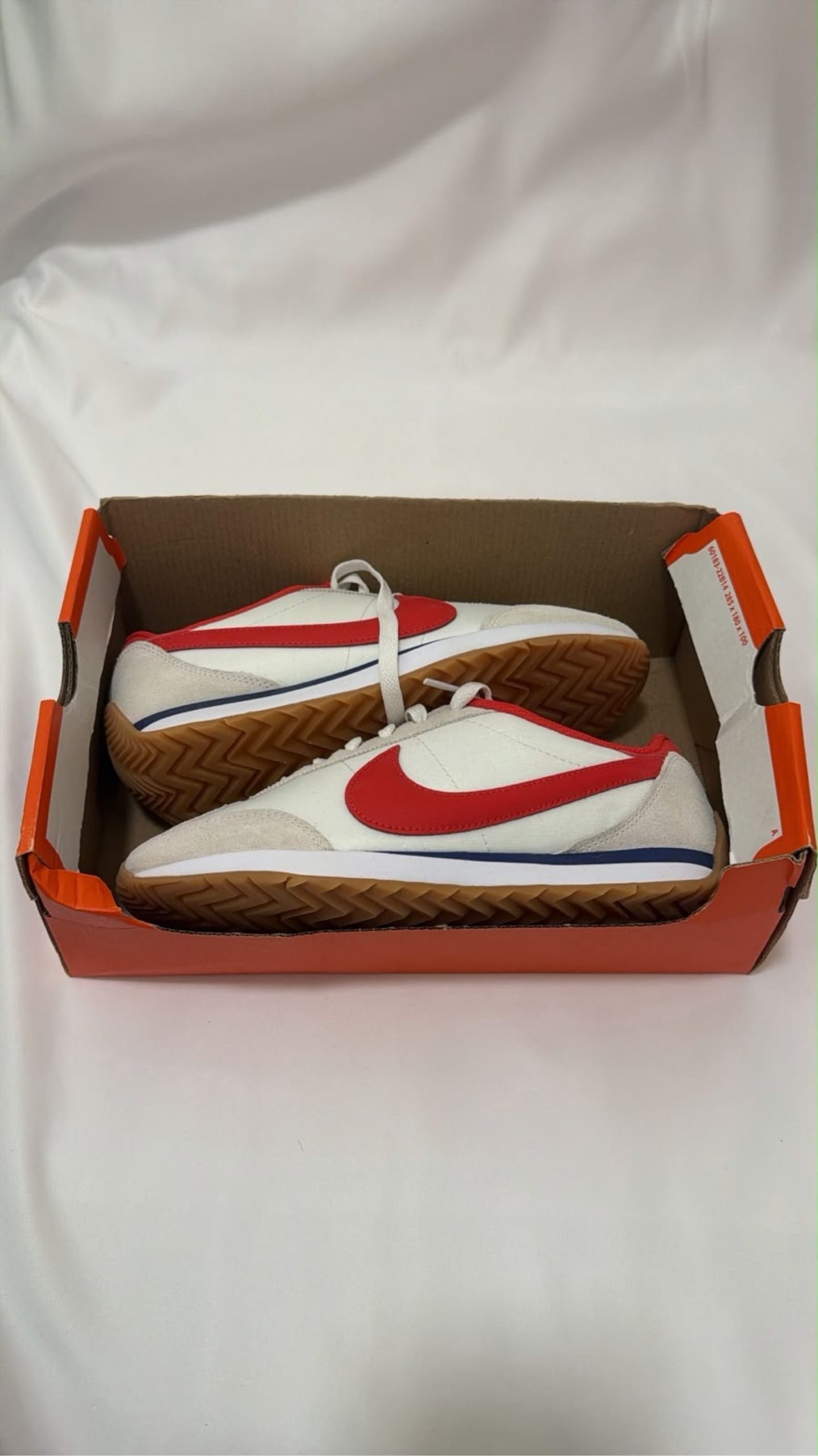 Nike White & Red Running Trainers UK 4 image 4